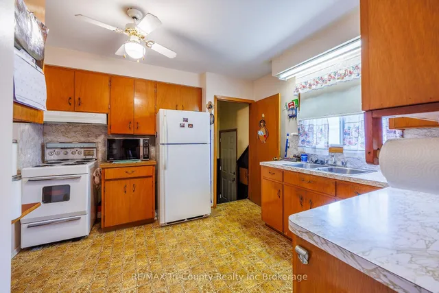 1393 Thorman Dr, Cambridge 5