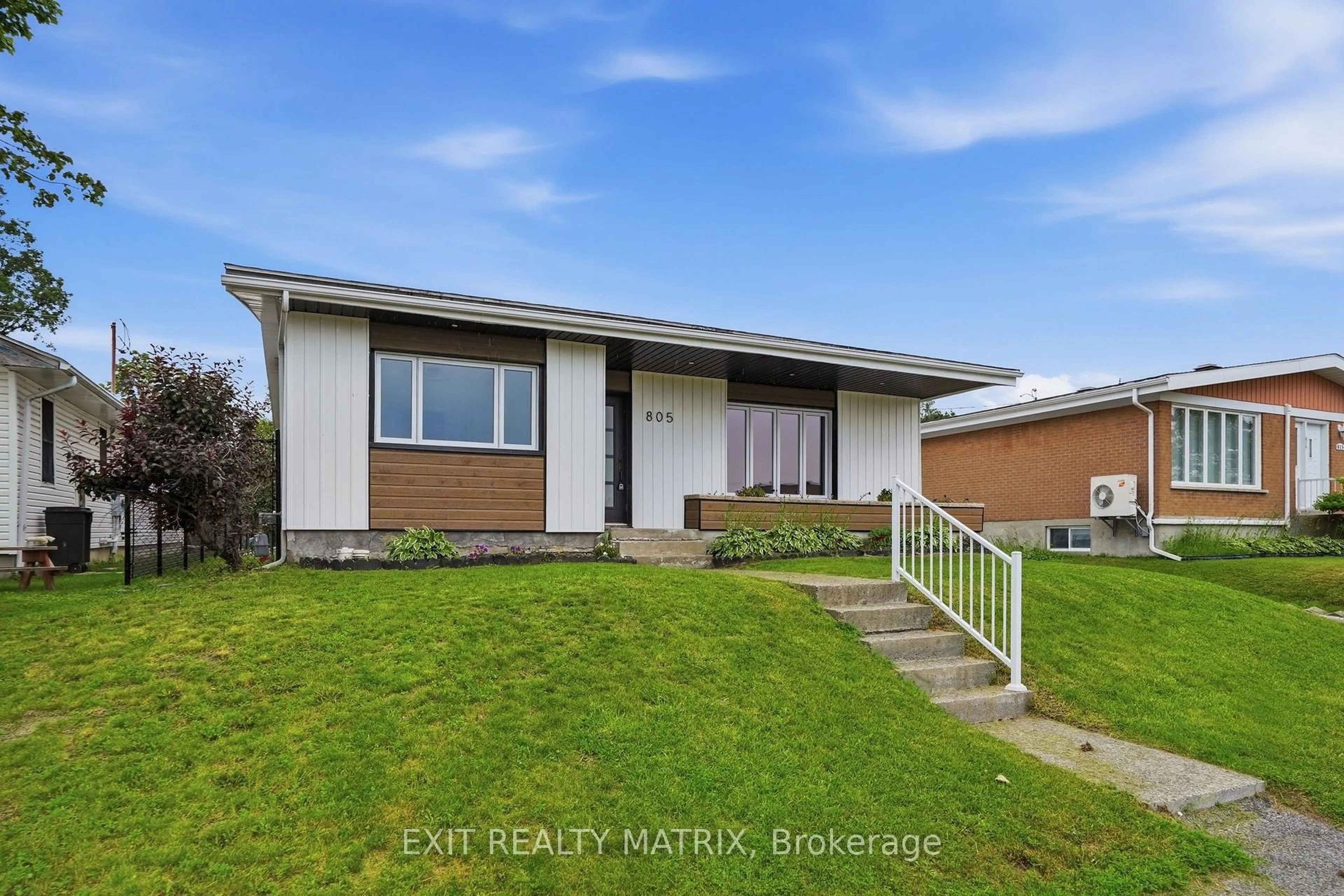 Unknown for 805 Cartier Blvd, Hawkesbury Ontario K6A 1W9