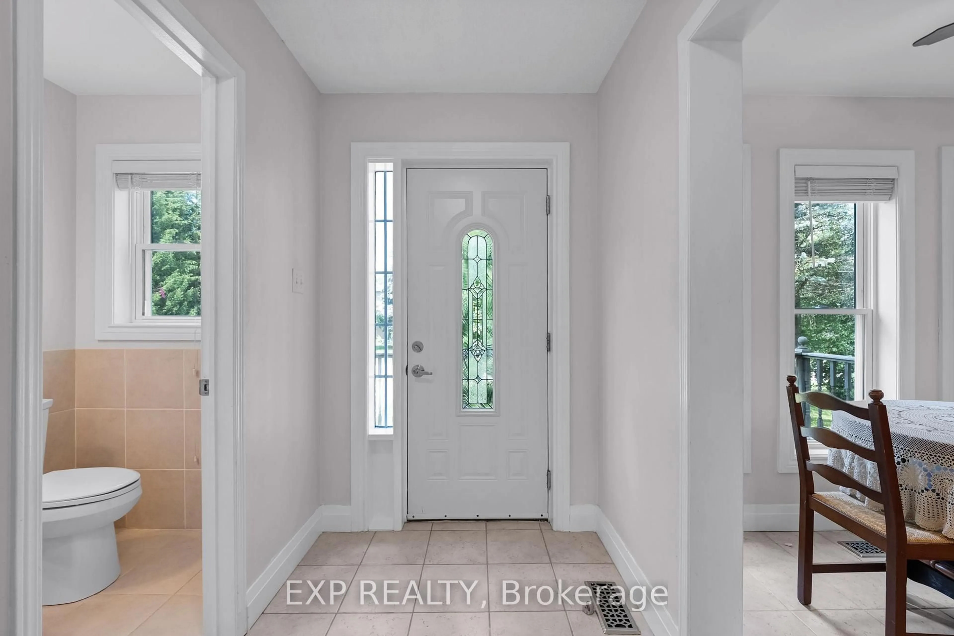Indoor entryway for 14 Russell Hill Rd, Amaranth Ontario L9W 5Z2