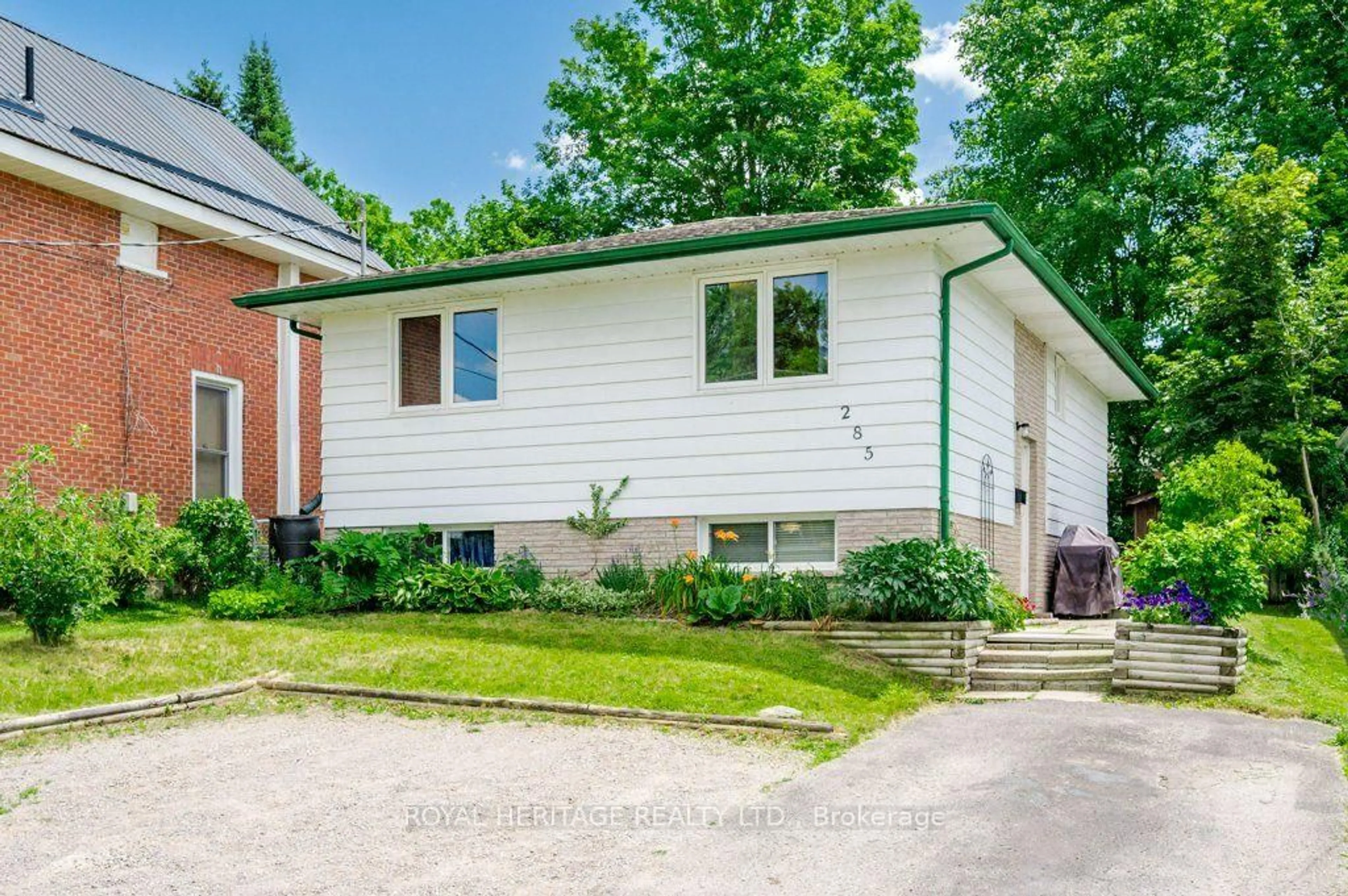 Home with vinyl exterior material, street for 285 Euclid Ave, Peterborough Ontario K9H 1M5
