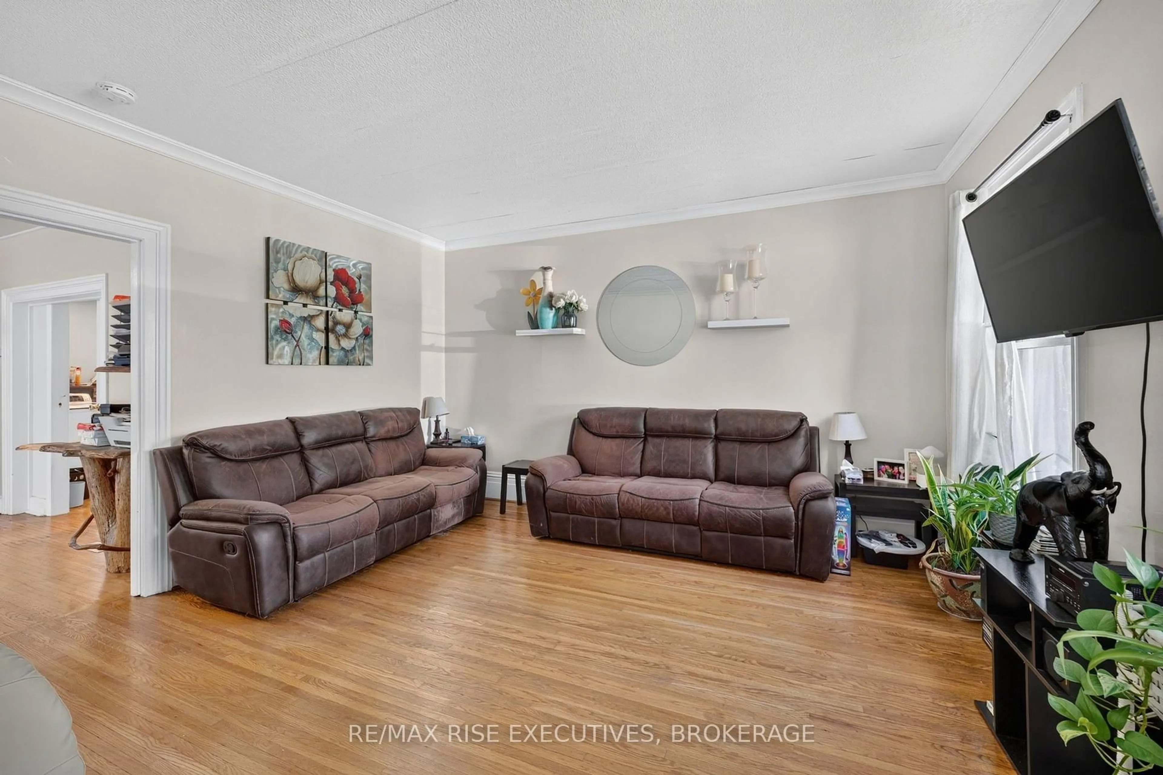 Living room with furniture, unknown for 186 Bridge St, Greater Napanee Ontario K7R 2E4