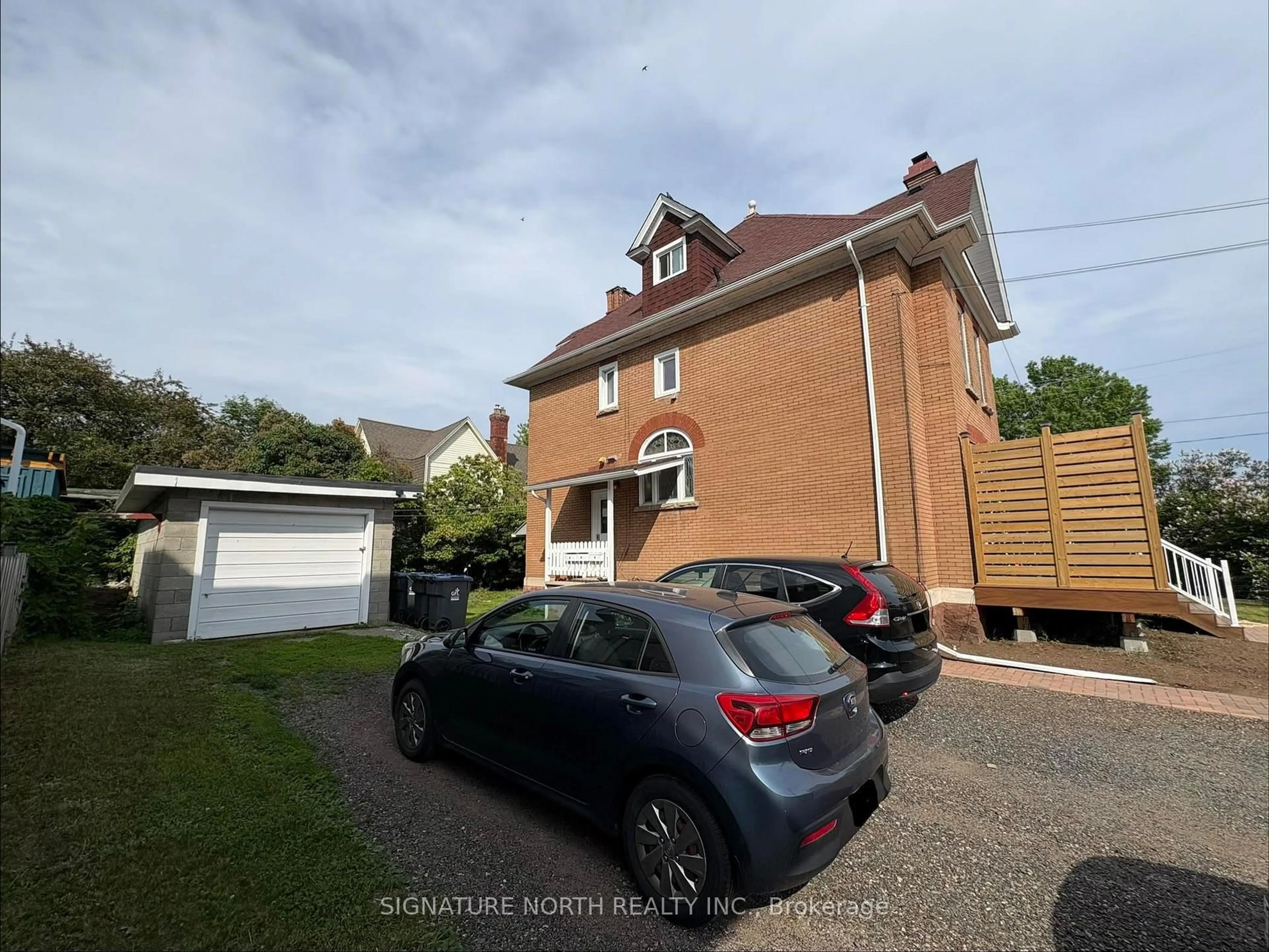A pic from outside/outdoor area/front of a property/back of a property/a pic from drone, street for 288 Harrington Ave, Thunder Bay Ontario P7A 3T4