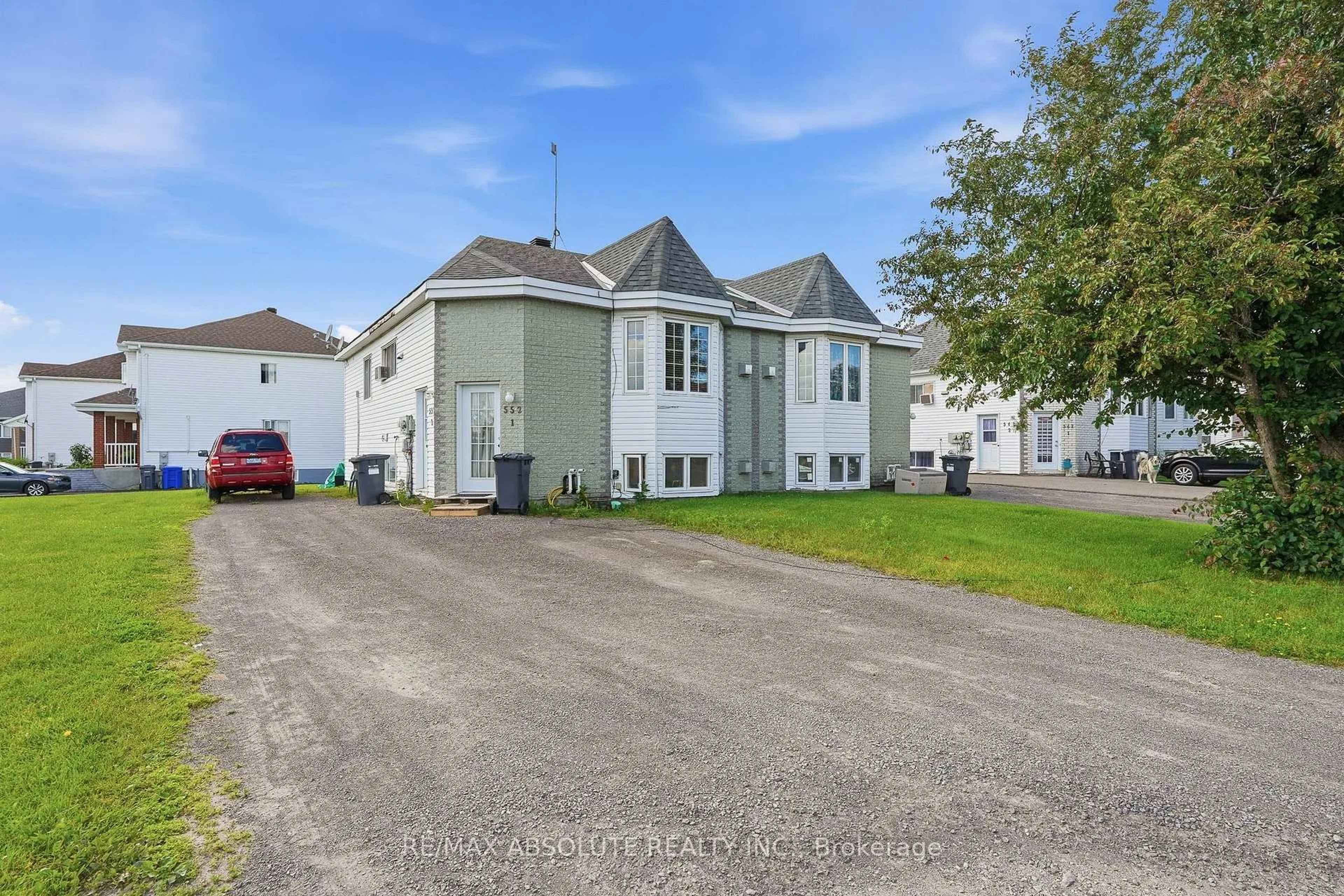 A pic from outside/outdoor area/front of a property/back of a property/a pic from drone, street for 550-552 Mario St, Hawkesbury Ontario K6A 3V3