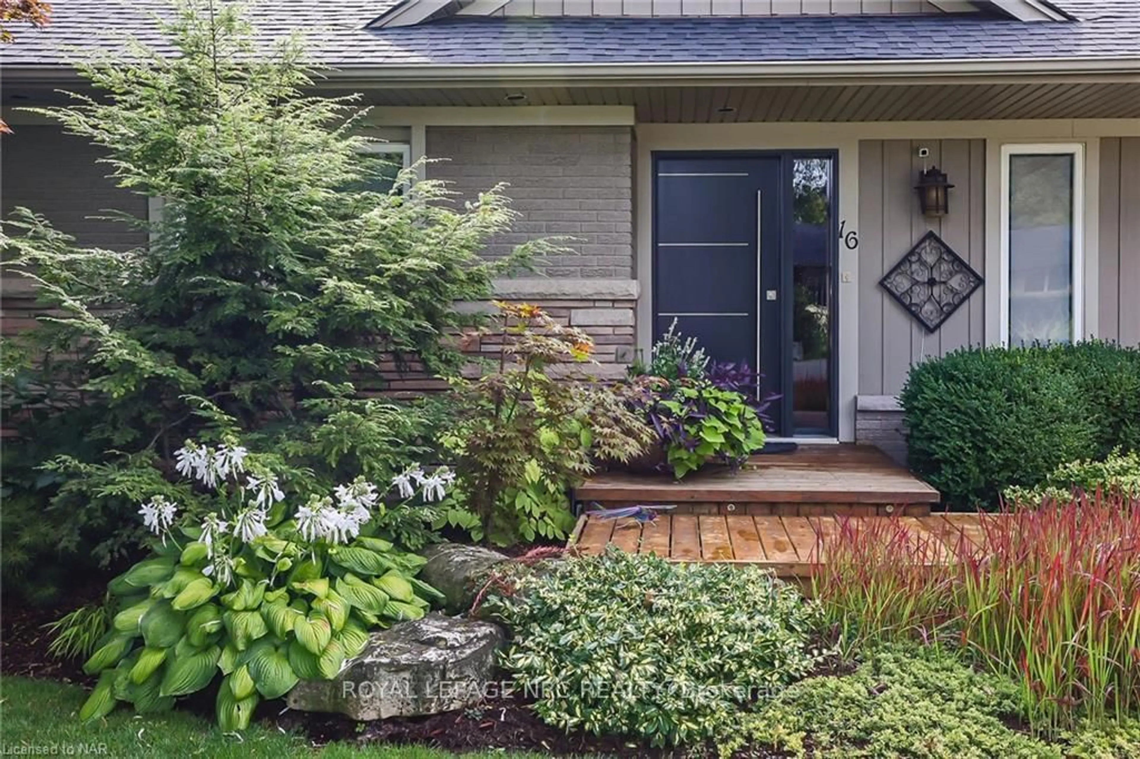Unknown for 16 SPRING GARDEN Blvd, St. Catharines Ontario L2N 3P6