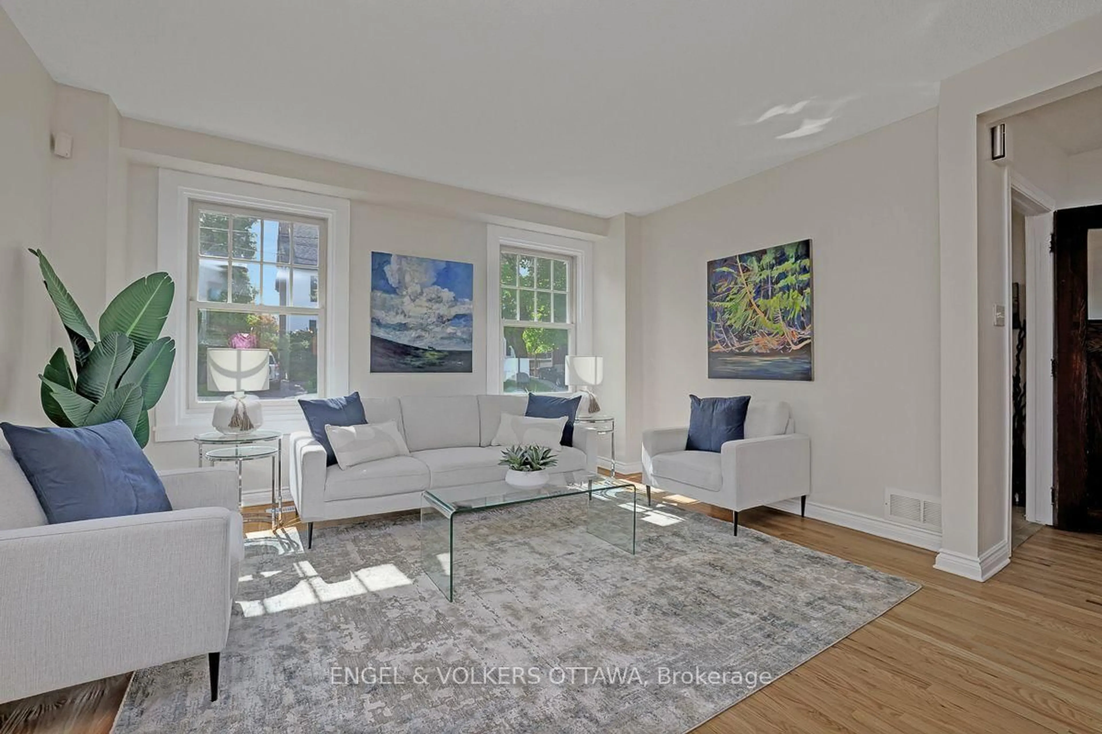 Living room with furniture, unknown for 50 Charles St, Ottawa Ontario K1M 2H2