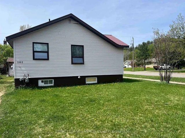 101 Pine Cres, Atikokan 2