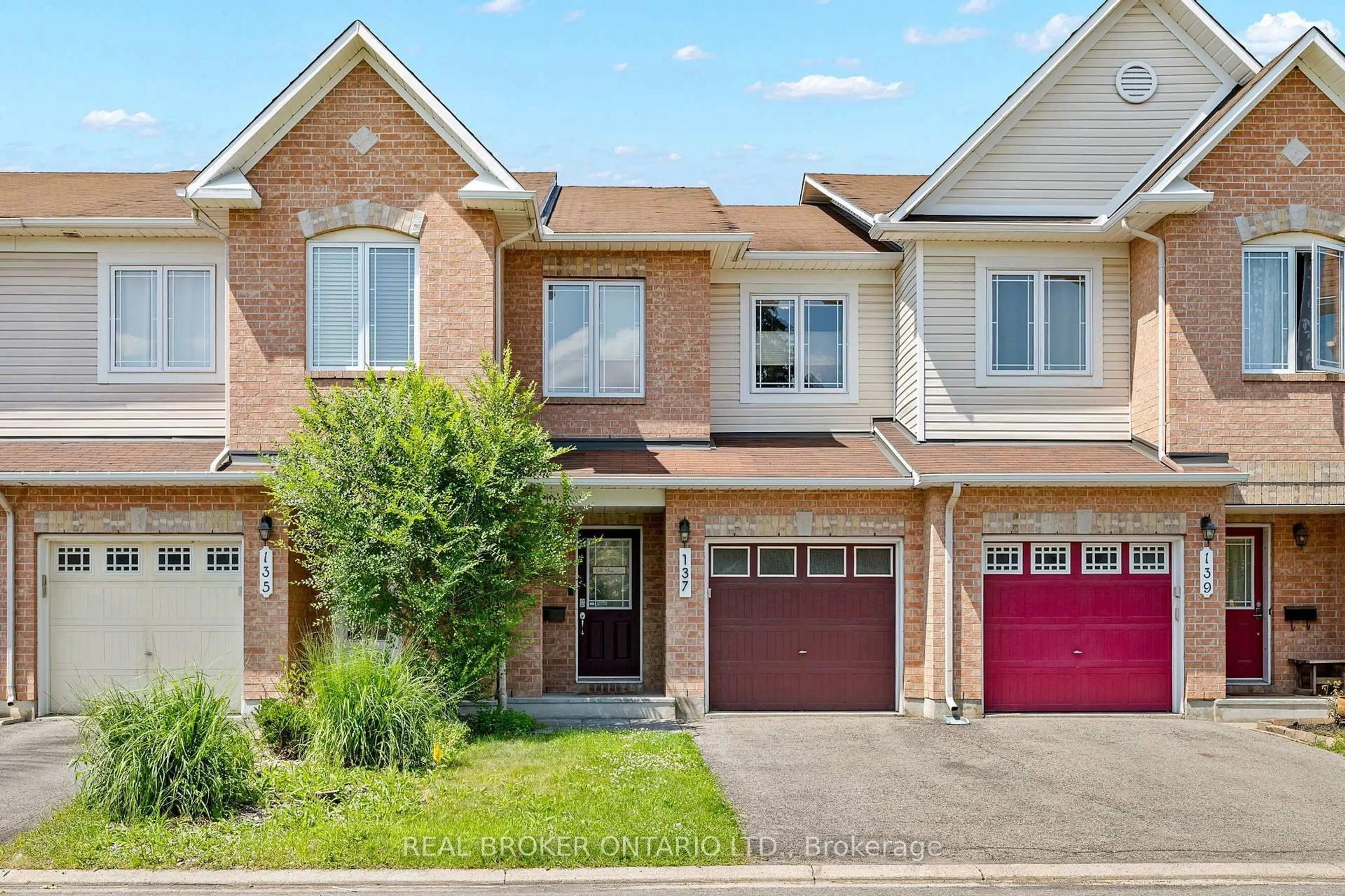 Home with brick exterior material, street for 137 Marrissa Ave, Ottawa Ontario K1J 0A4