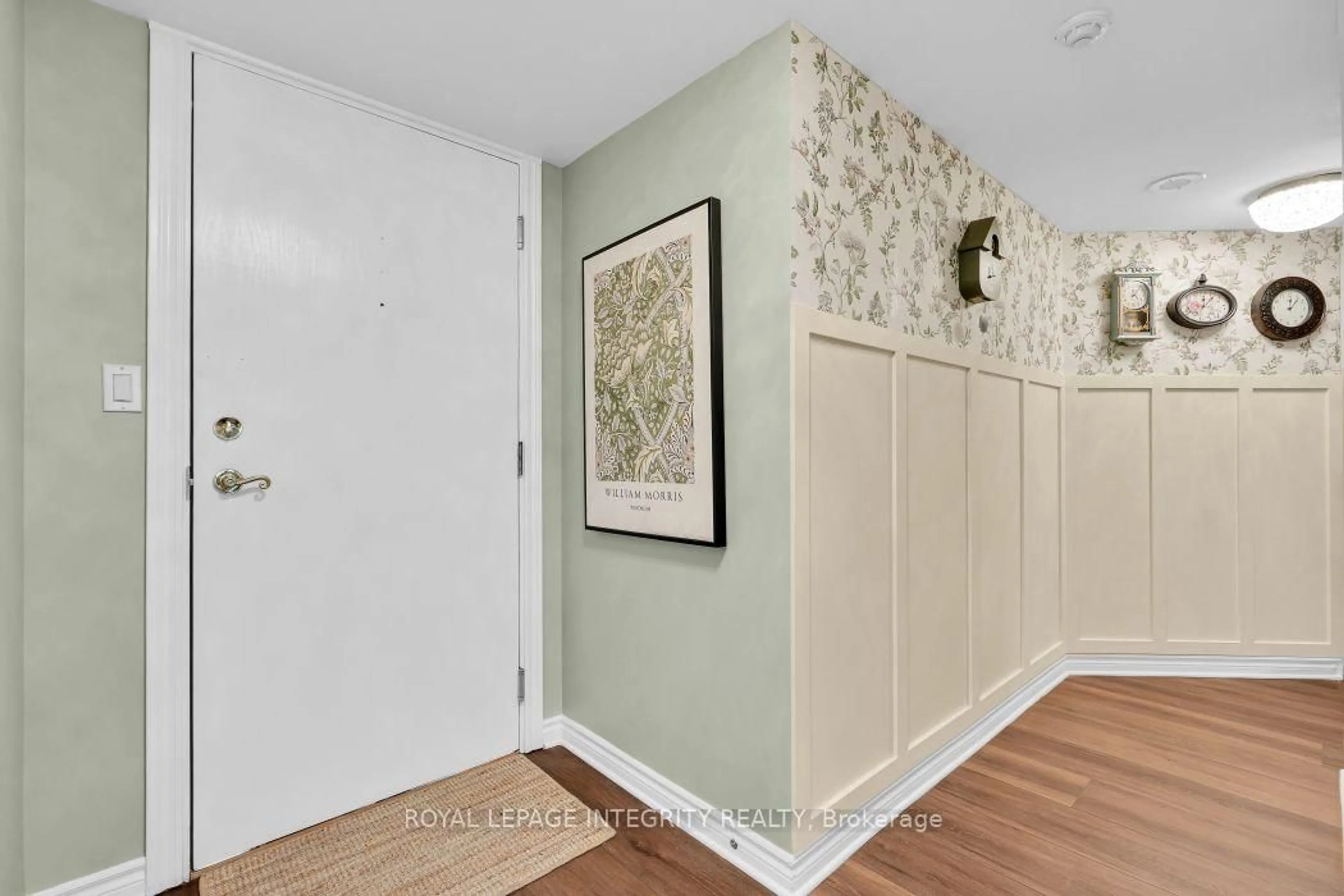 Indoor entryway for 3105 Carling Ave #1403, Ottawa Ontario K2H 5A6