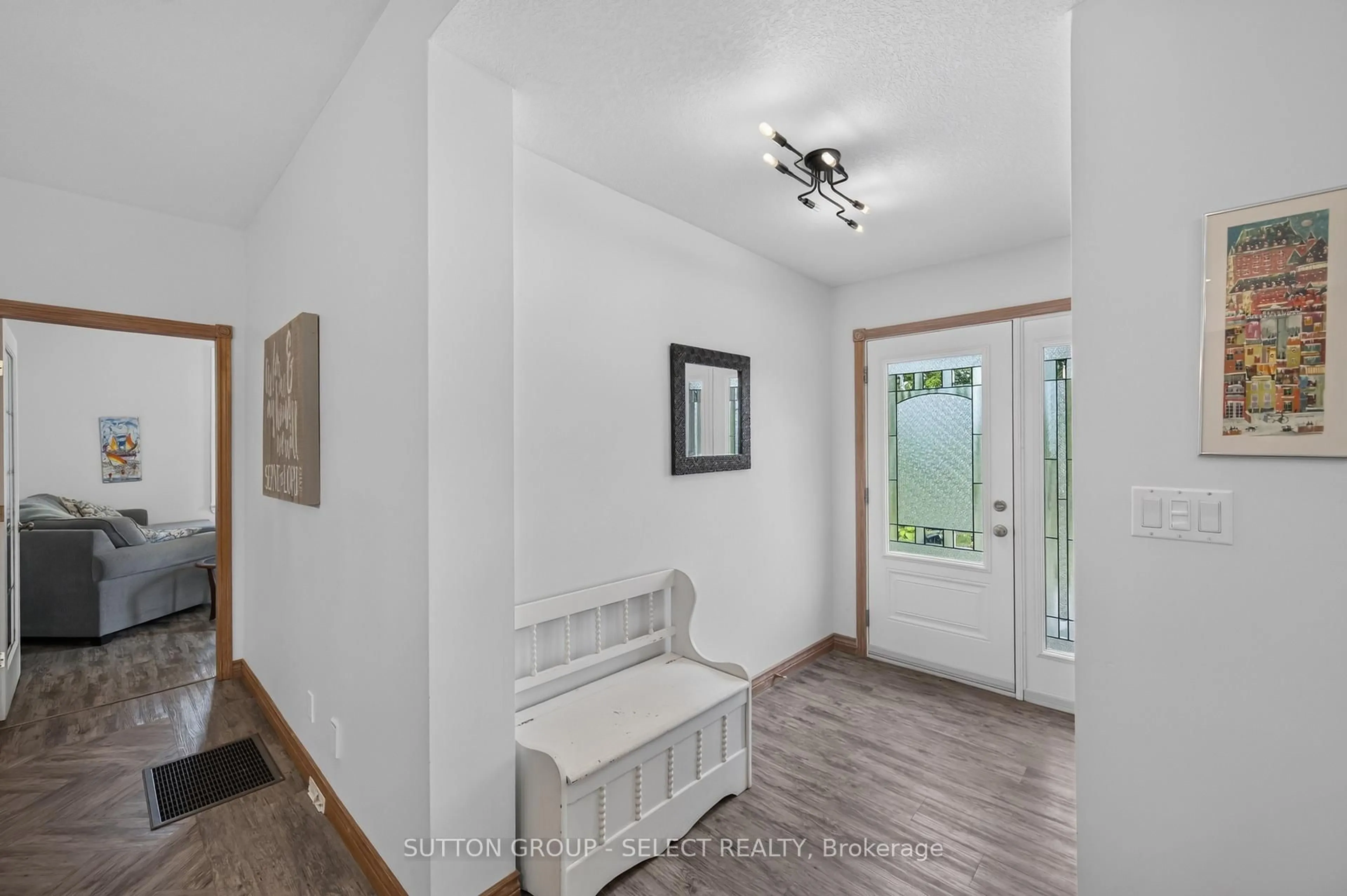 Indoor entryway for 5382 Line 10, St. Marys Ontario N4X 1C4