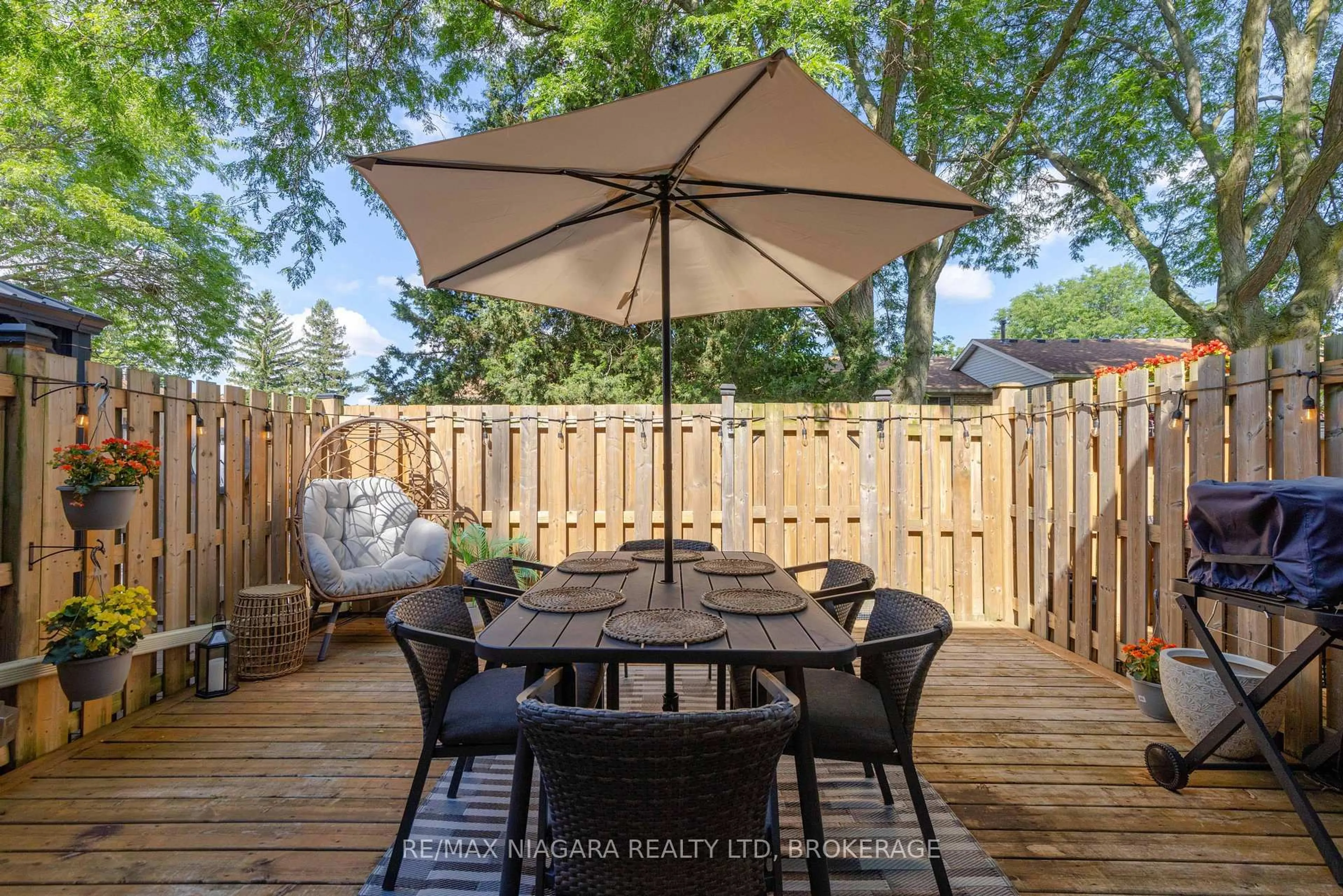Patio, unknown for 6767 Thorold Stone Rd #77, Niagara Falls Ontario L2J 3W9