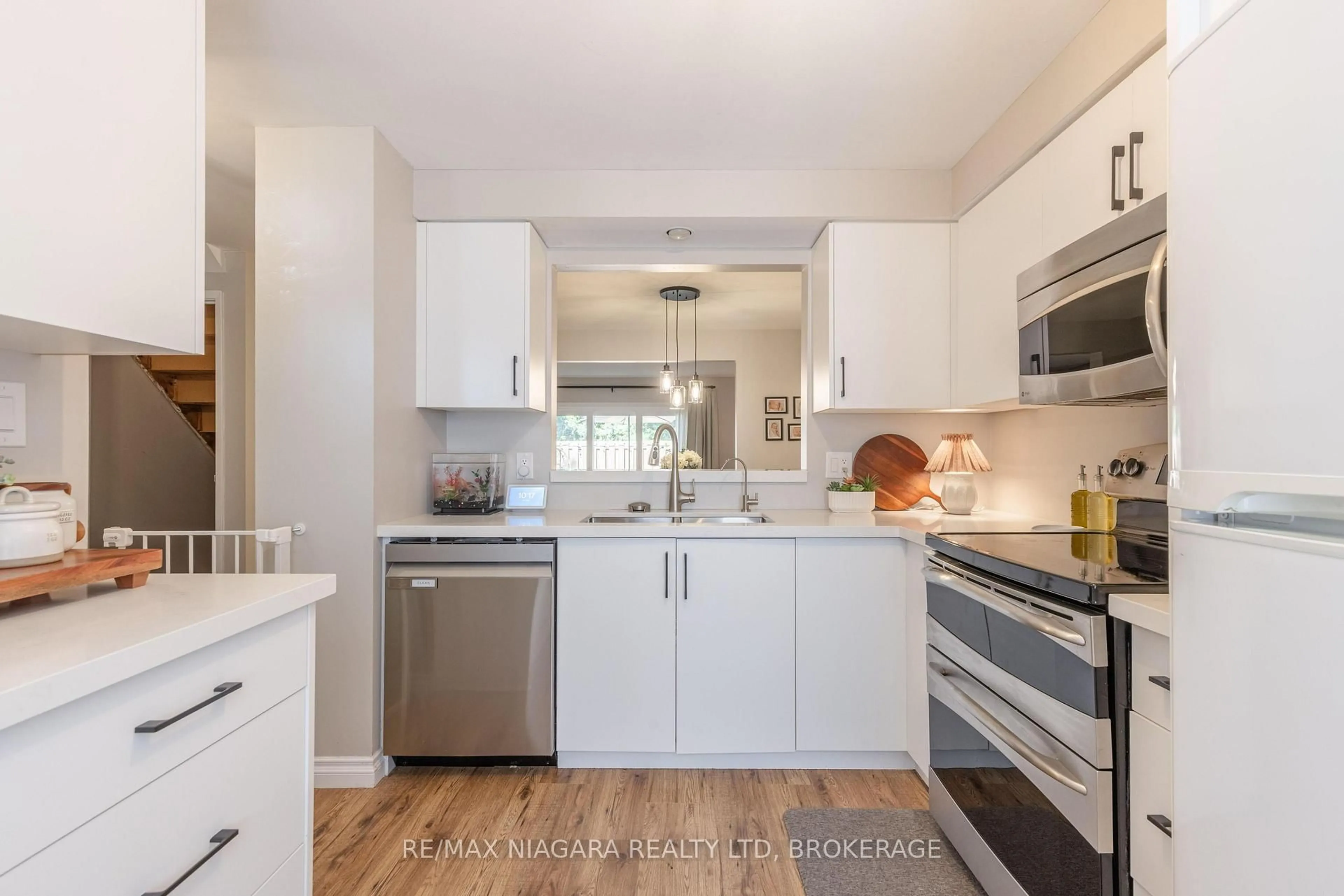 Open concept kitchen, unknown for 6767 Thorold Stone Rd #77, Niagara Falls Ontario L2J 3W9