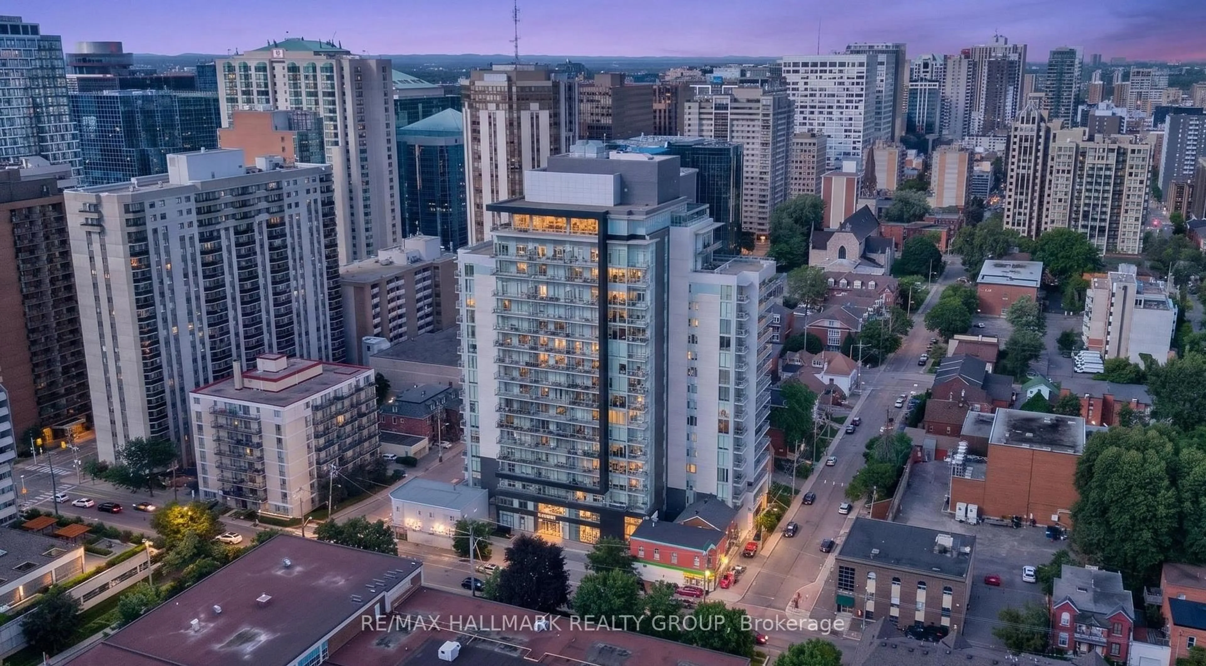 A pic from outside/outdoor area/front of a property/back of a property/a pic from drone, city buildings view from balcony for 255 Bay St #201, Ottawa Ontario K1R 0C5