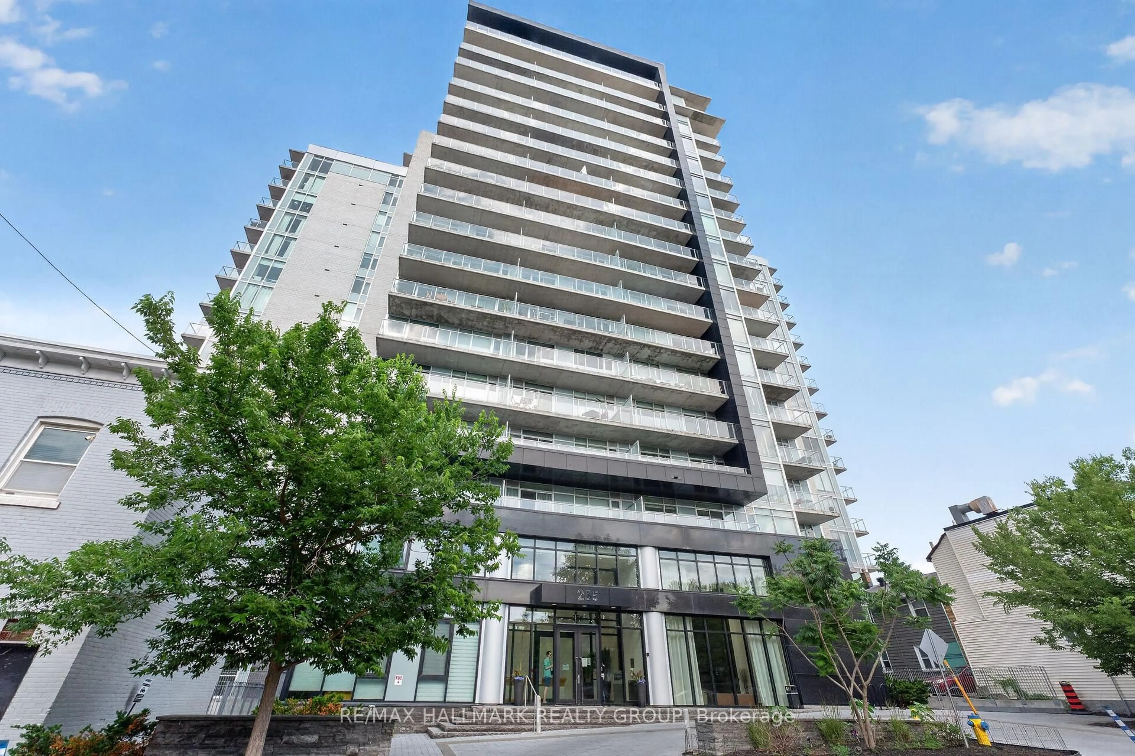 Unknown for 255 Bay St #201, Ottawa Ontario K1R 0C5