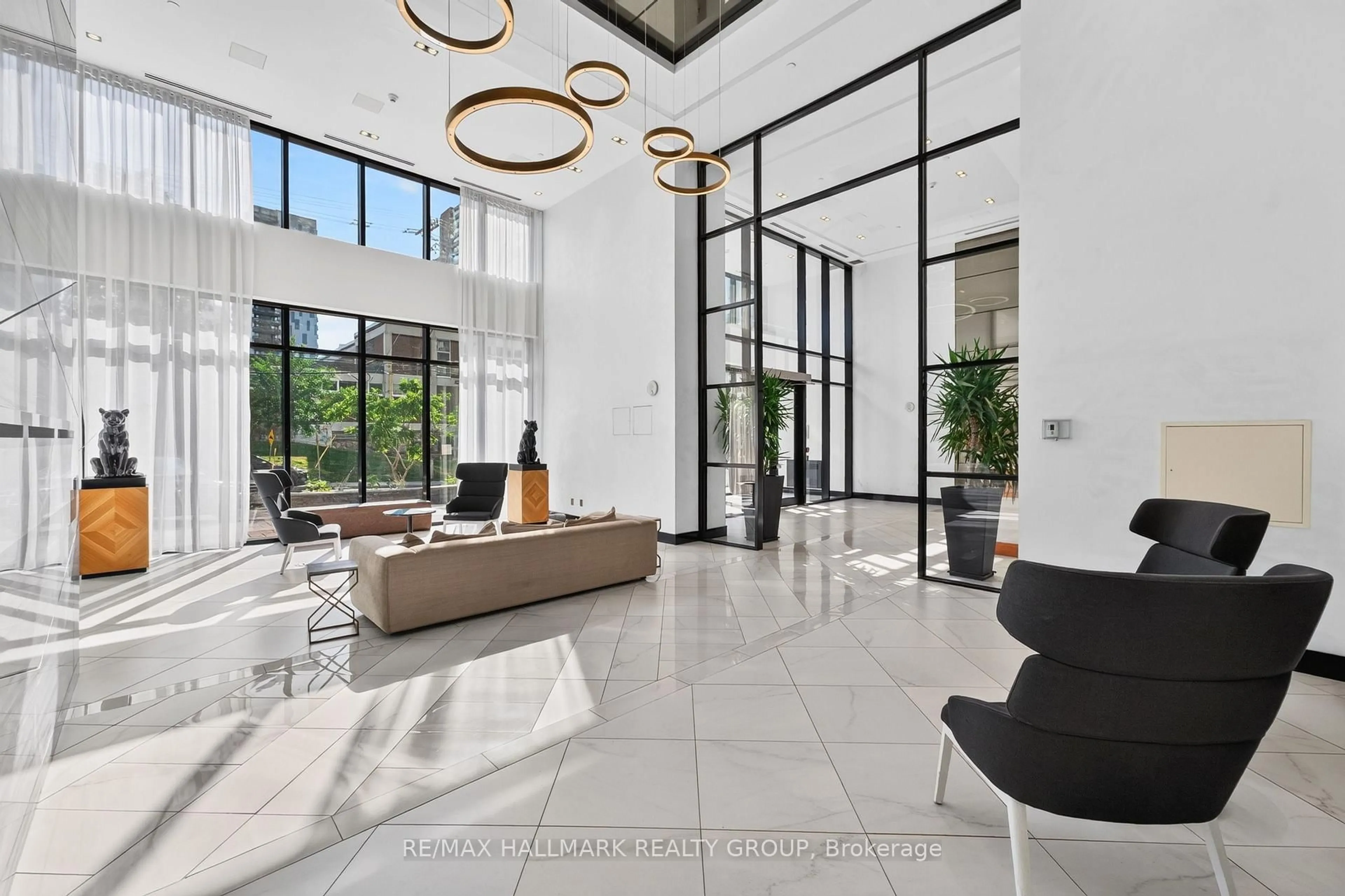 Lobby for 255 Bay St #201, Ottawa Ontario K1R 0C5