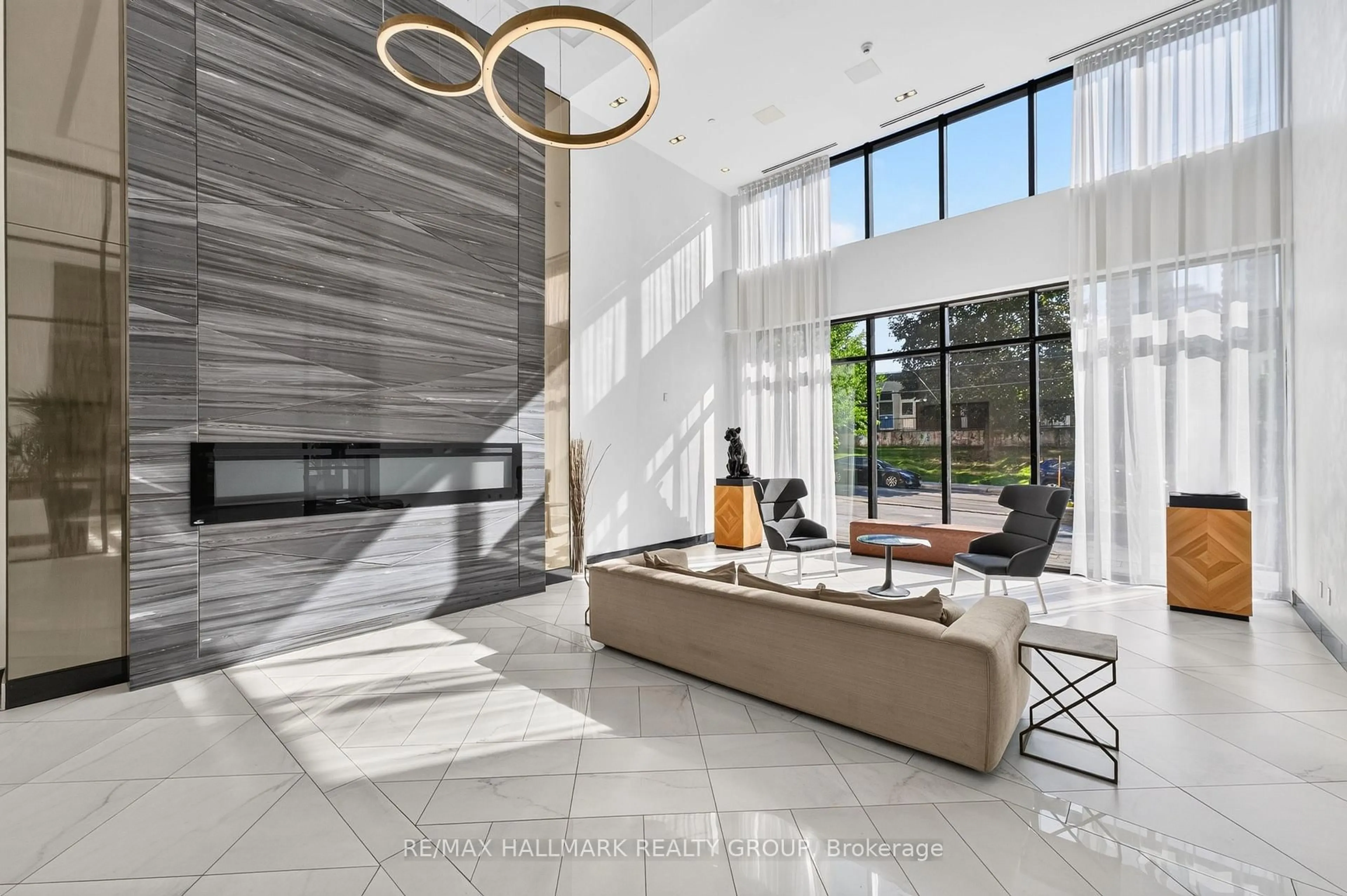 Lobby for 255 Bay St #201, Ottawa Ontario K1R 0C5