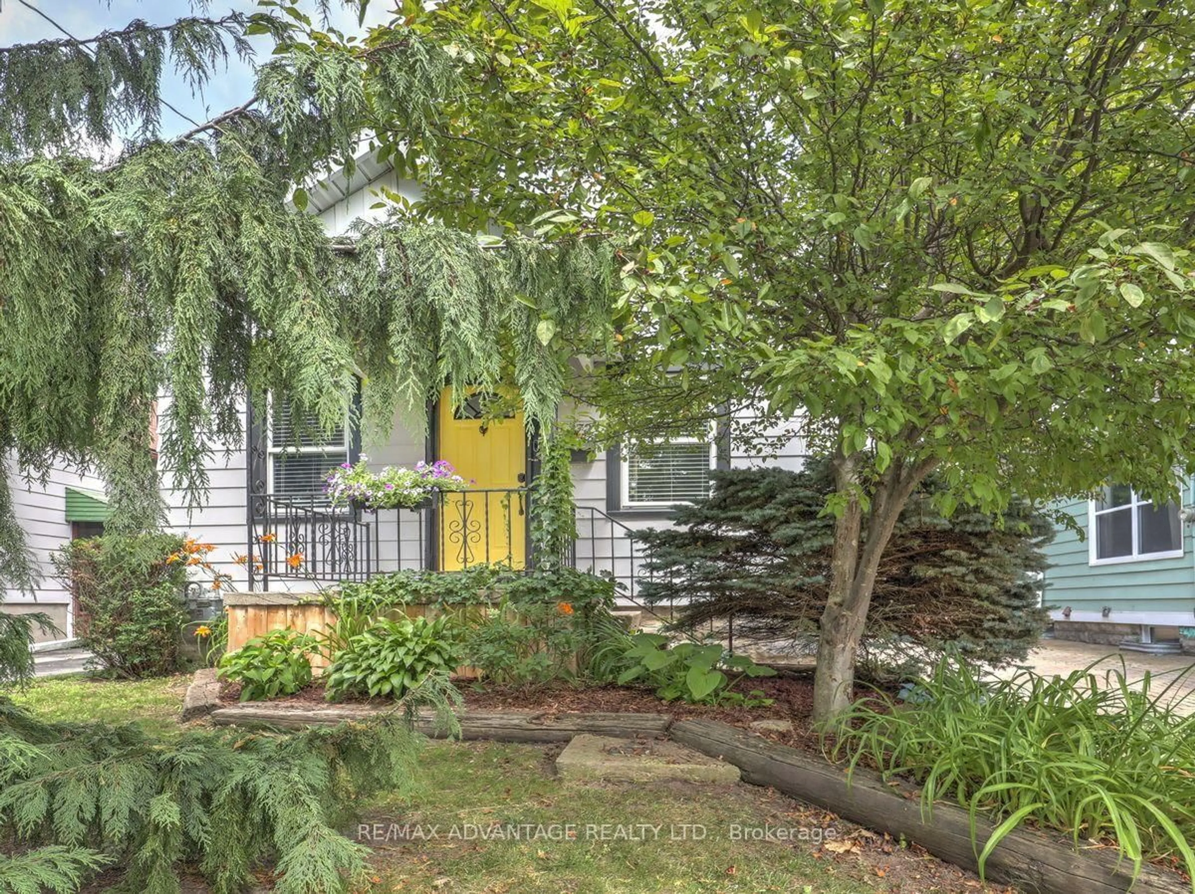 Unknown for 272 Elgin St, London East Ontario N5Z 2V1