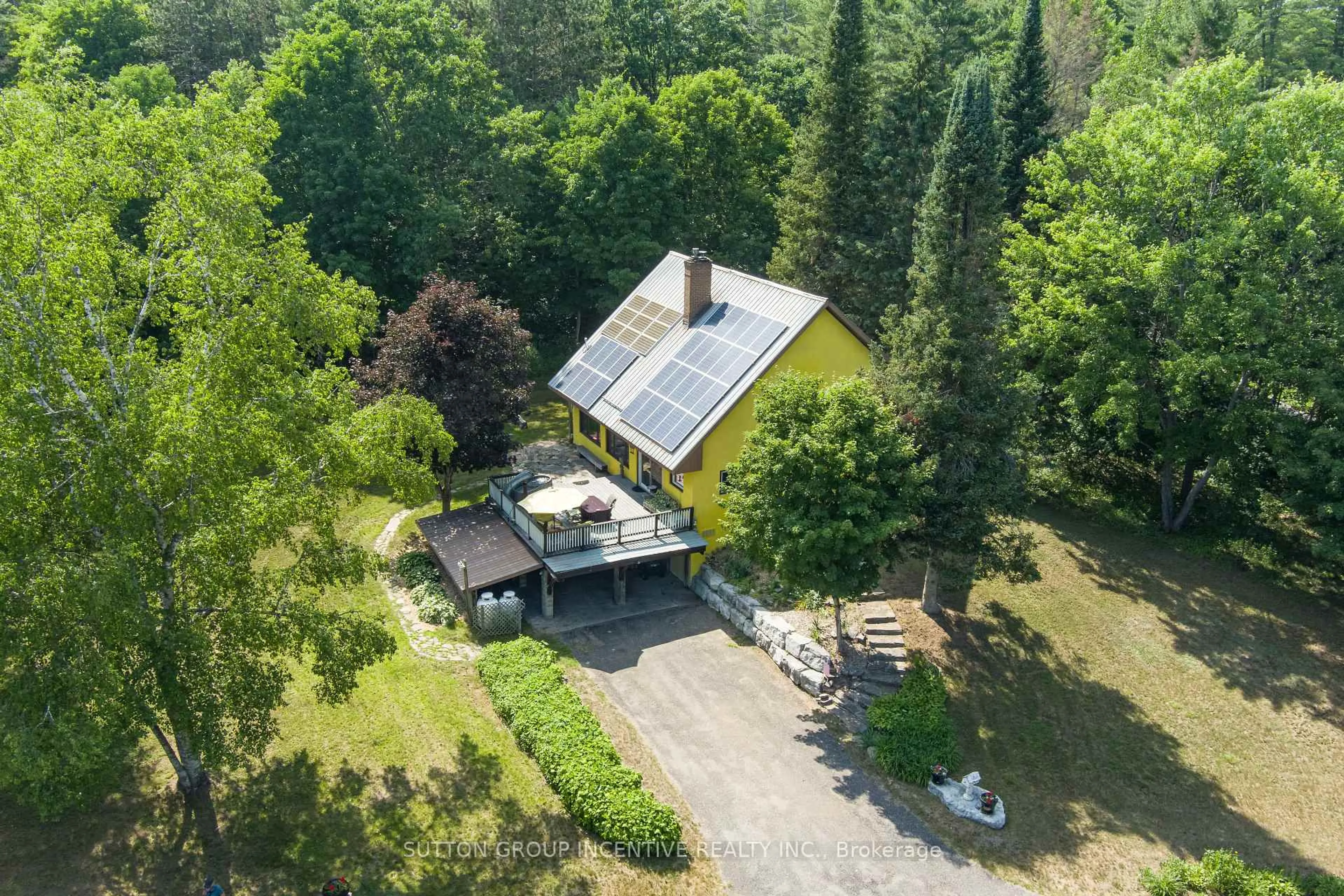 A pic from outside/outdoor area/front of a property/back of a property/a pic from drone, unknown for 1093 Kushog Lake Rd, Minden Hills Ontario K0M 2K0