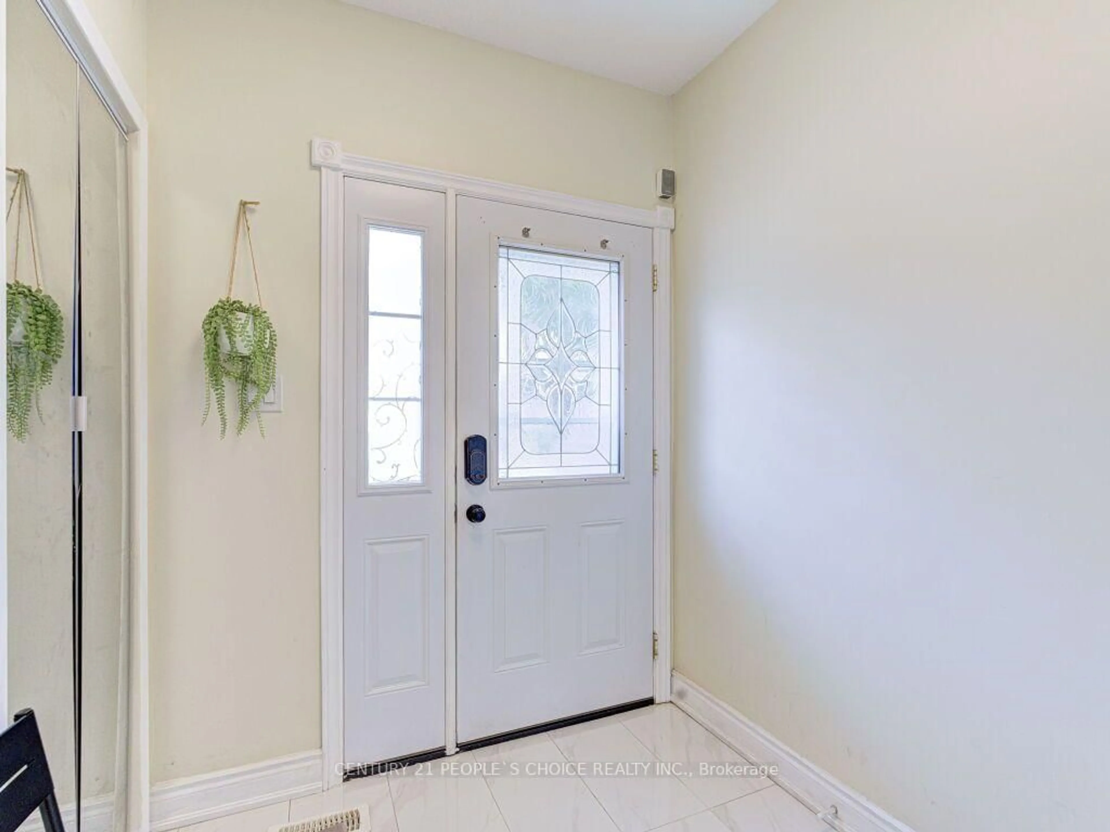 Indoor entryway for 85 Albright Rd #13, Hamilton Ontario L8K 6H1