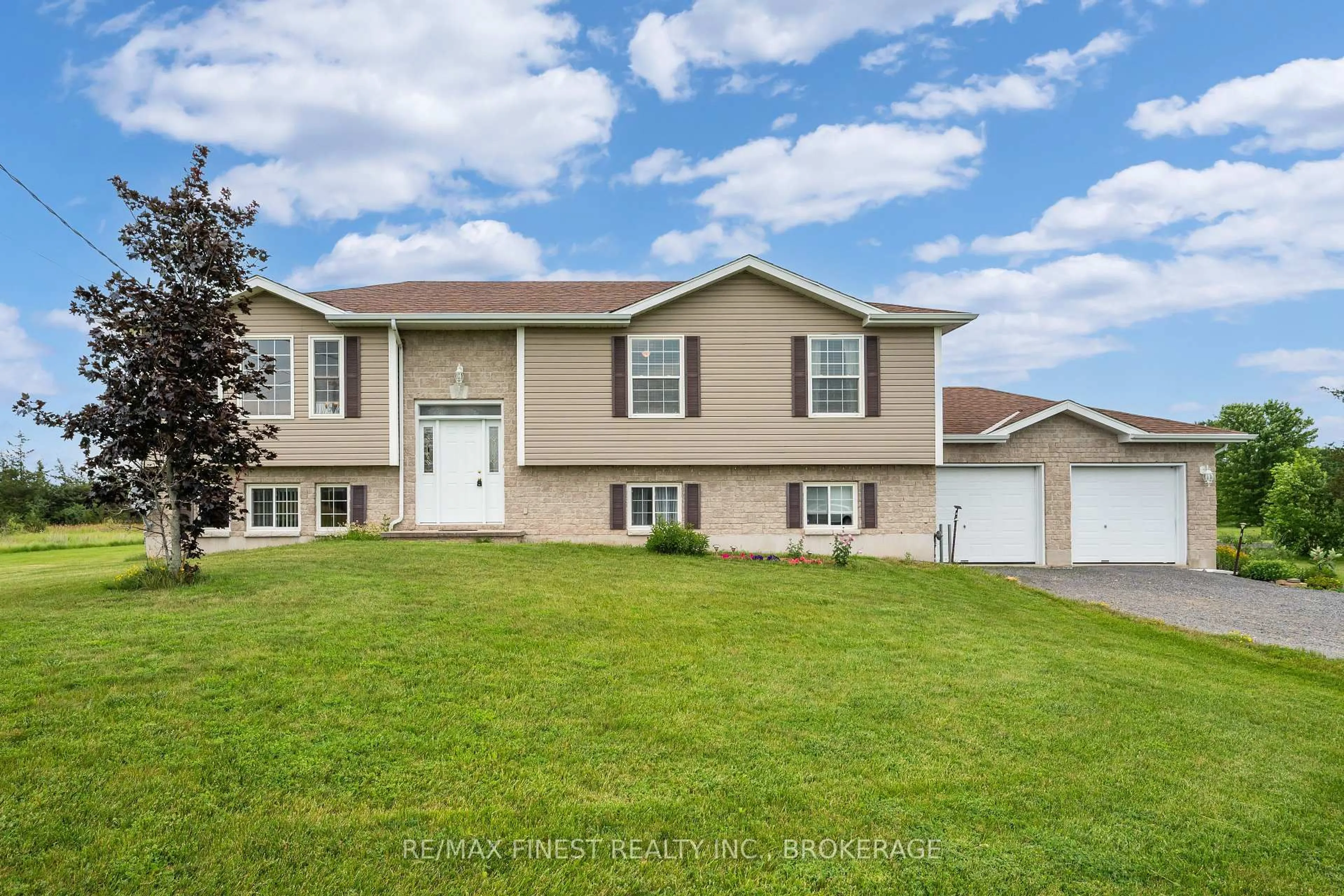 Home with vinyl exterior material, unknown for 245 Pleasant Dr, Greater Napanee Ontario K0K 2Z0