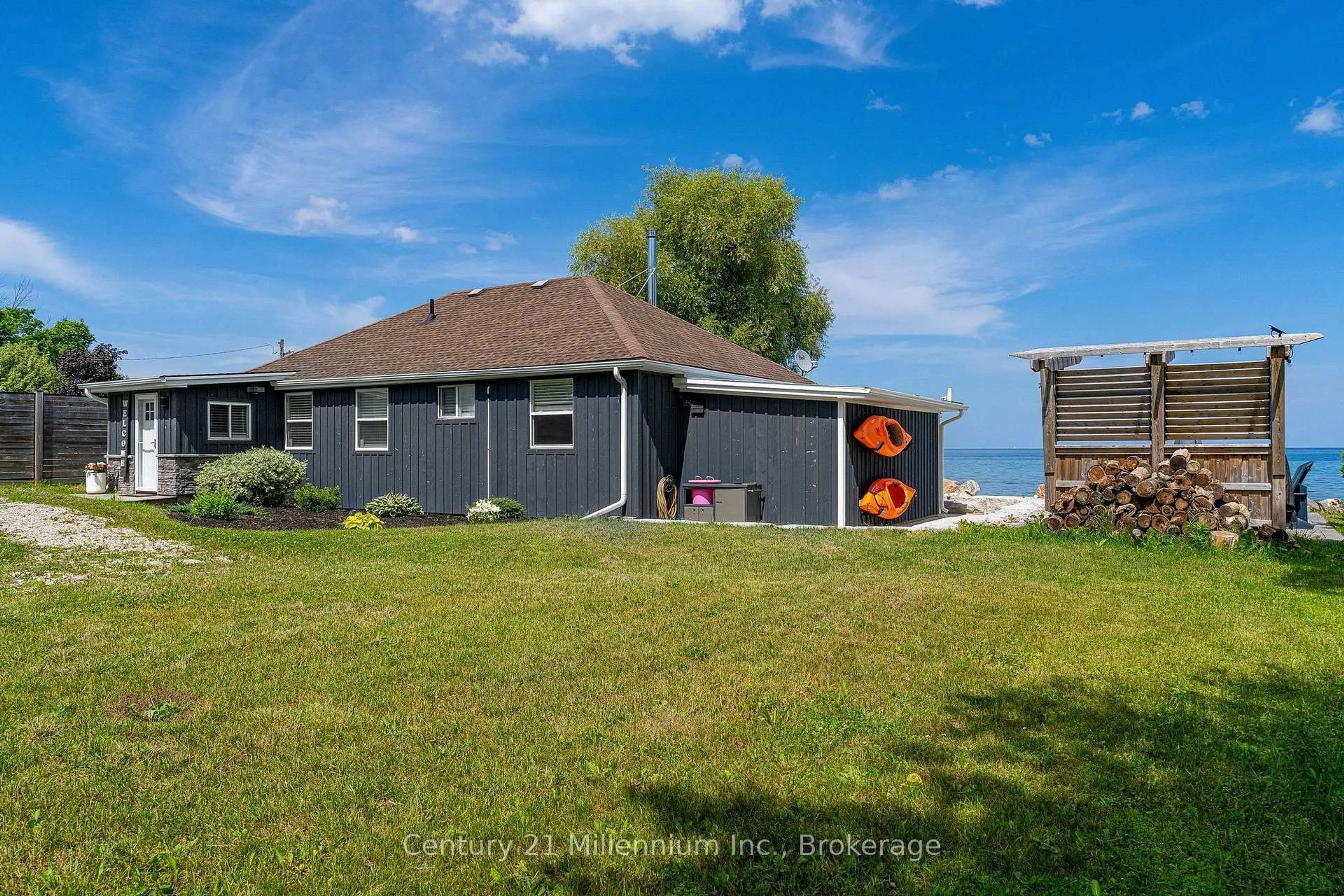 A pic from outside/outdoor area/front of a property/back of a property/a pic from drone, unknown for 247 Georgian Beach Road North Rd, Meaford Ontario N4L 2W5