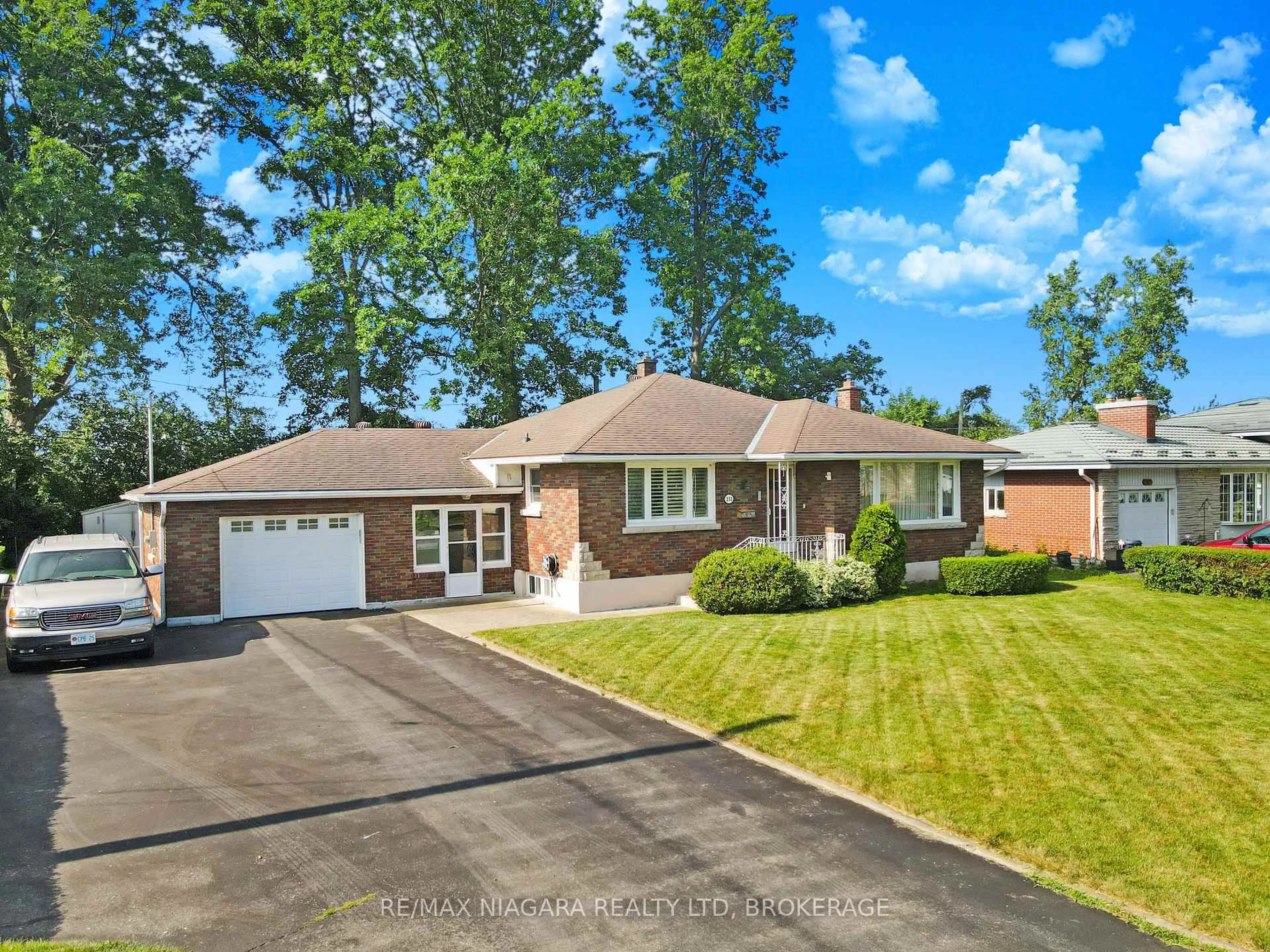 Home with brick exterior material, street for 232 Walden Blvd, Fort Erie Ontario L2A 1R8