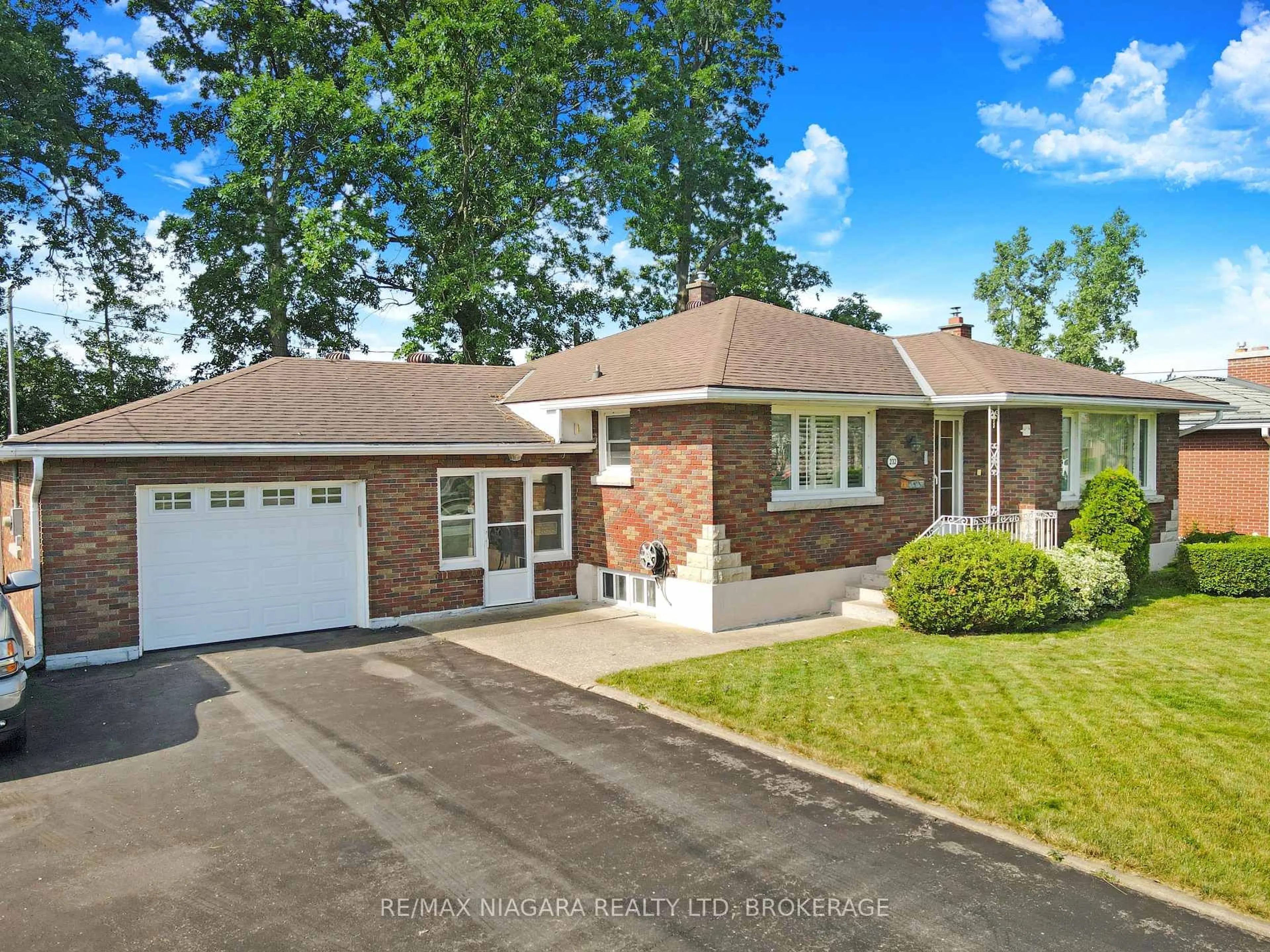 Home with brick exterior material, street for 232 Walden Blvd, Fort Erie Ontario L2A 1R8