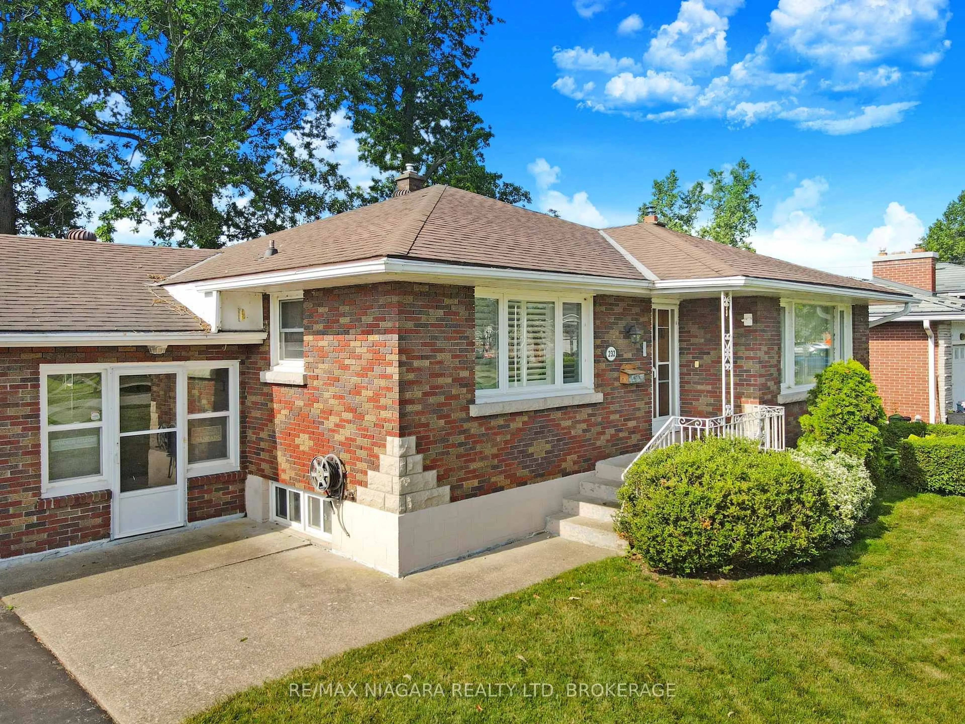 Home with brick exterior material, street for 232 Walden Blvd, Fort Erie Ontario L2A 1R8