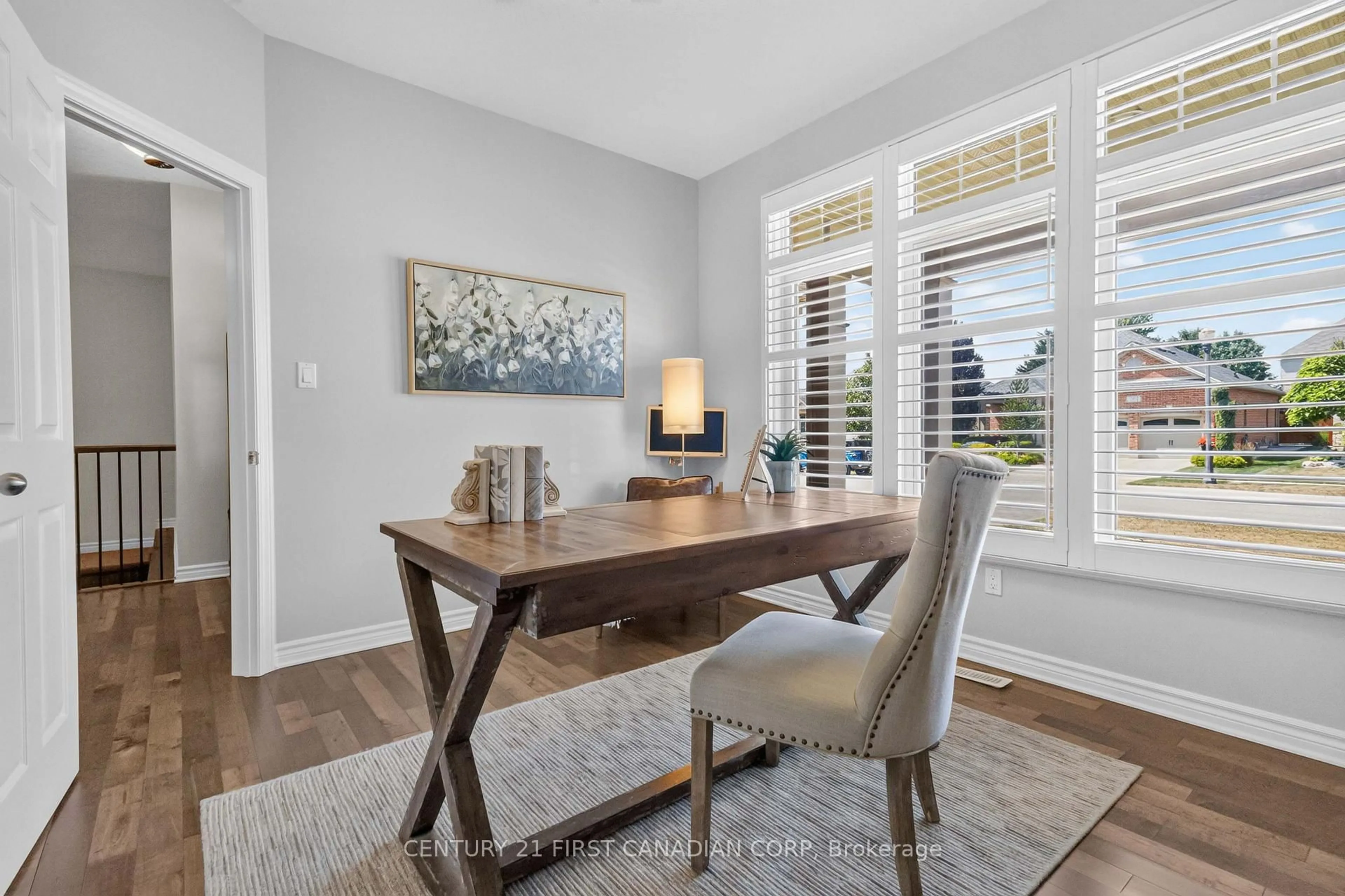 Dining room, wood/laminate floor for 3183 Pincombe Dr, London South Ontario N6L 0B4
