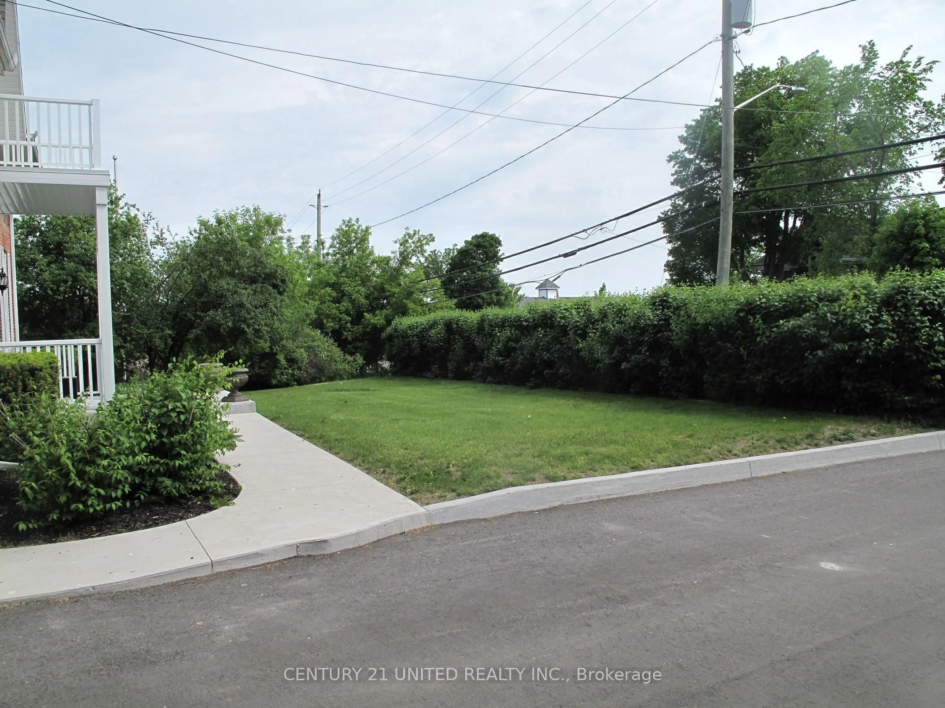 A pic from outside/outdoor area/front of a property/back of a property/a pic from drone, street for 33 Bridge St, Trent Hills Ontario K0L 1Y0