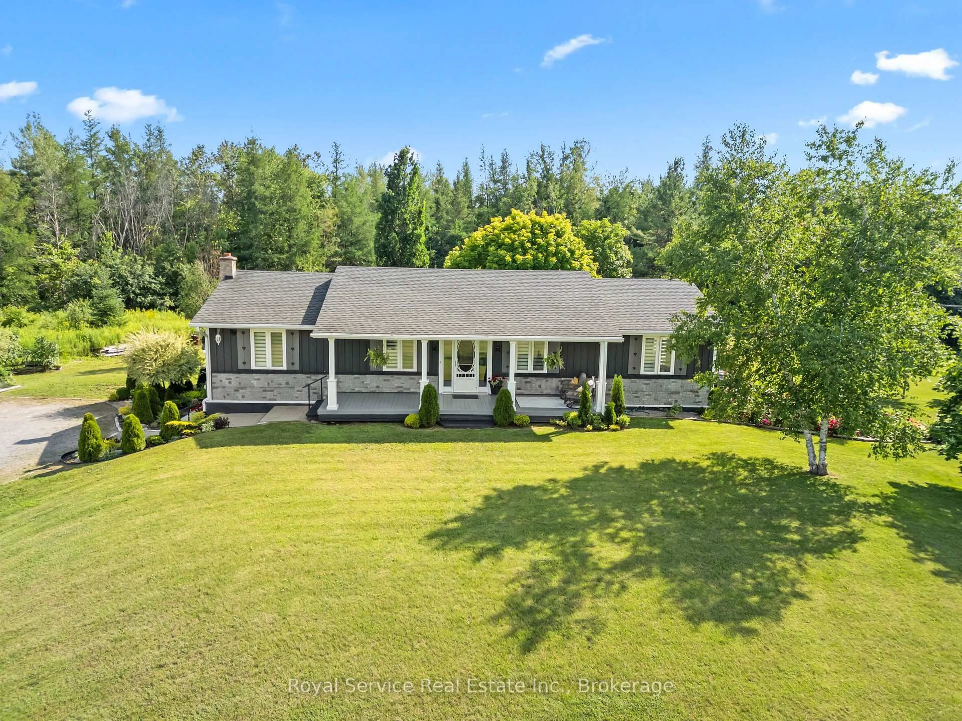 A pic from outside/outdoor area/front of a property/back of a property/a pic from drone, unknown for 876 Hutchison Dr, Cavan Monaghan Ontario K0L 1V0