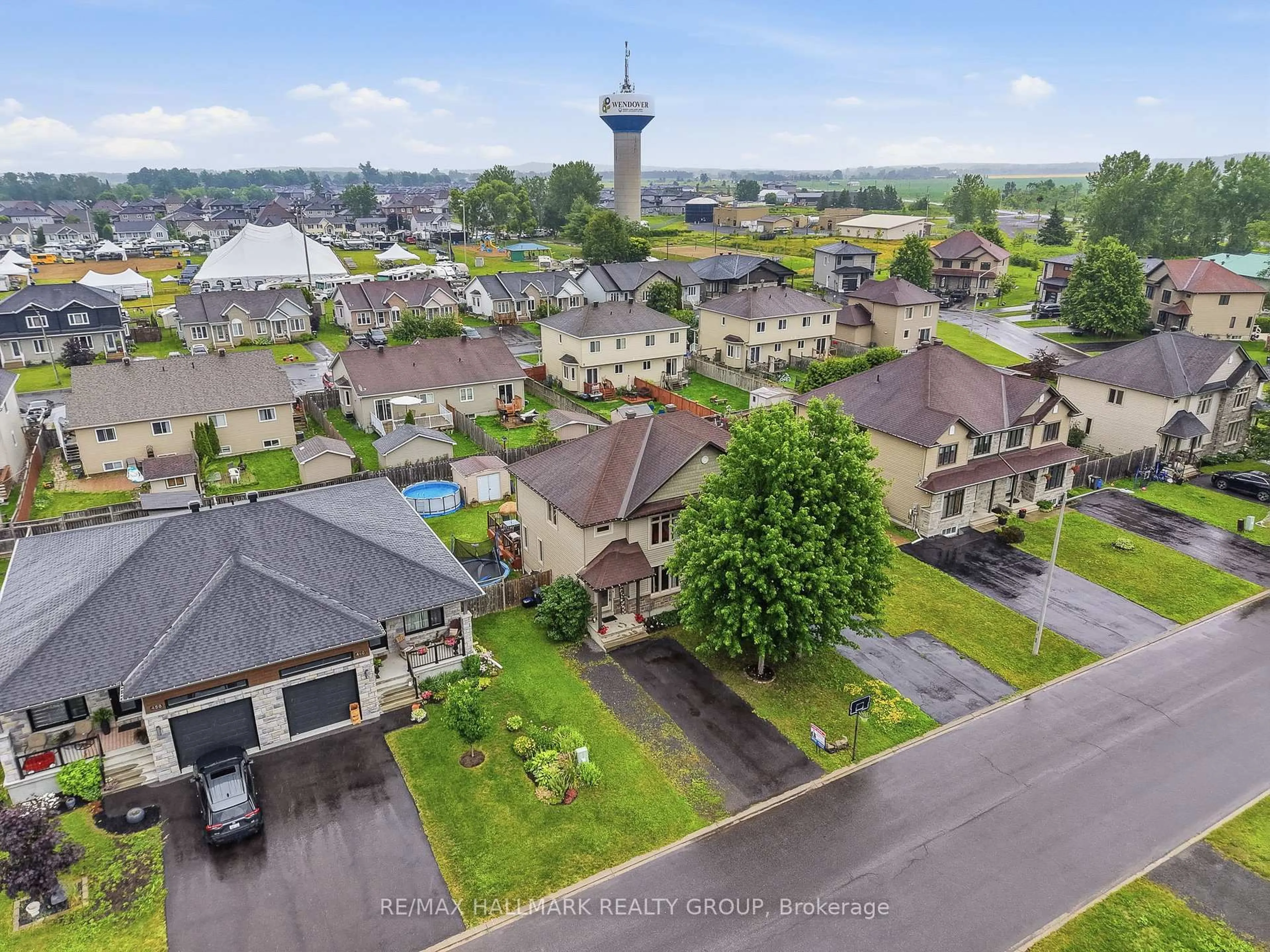 A pic from outside/outdoor area/front of a property/back of a property/a pic from drone, street for 462 DENIS St, Alfred and Plantagenet Ontario K0A 3K0