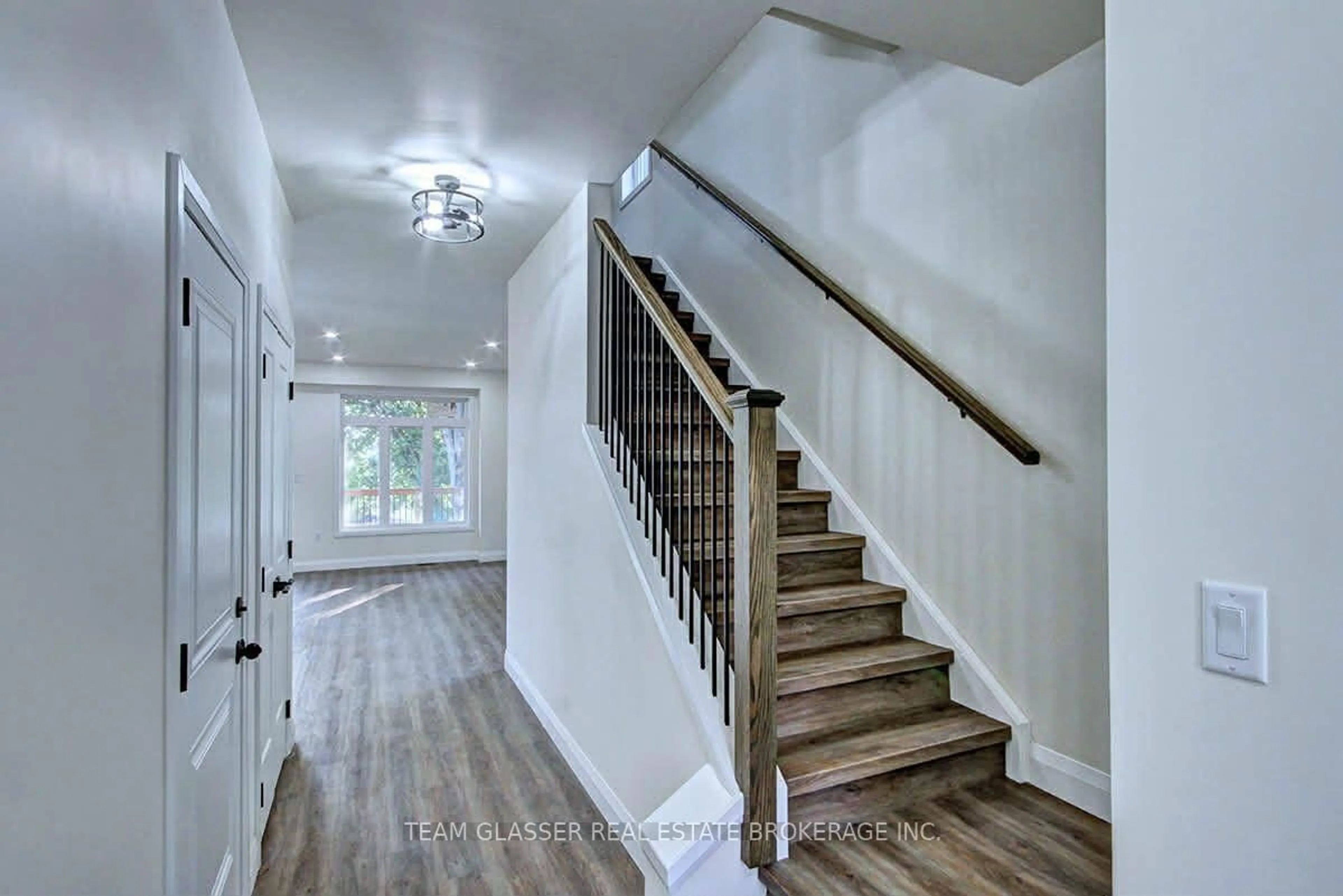 Stairs for 132 DOVER St, Woodstock Ontario N4S 3M1