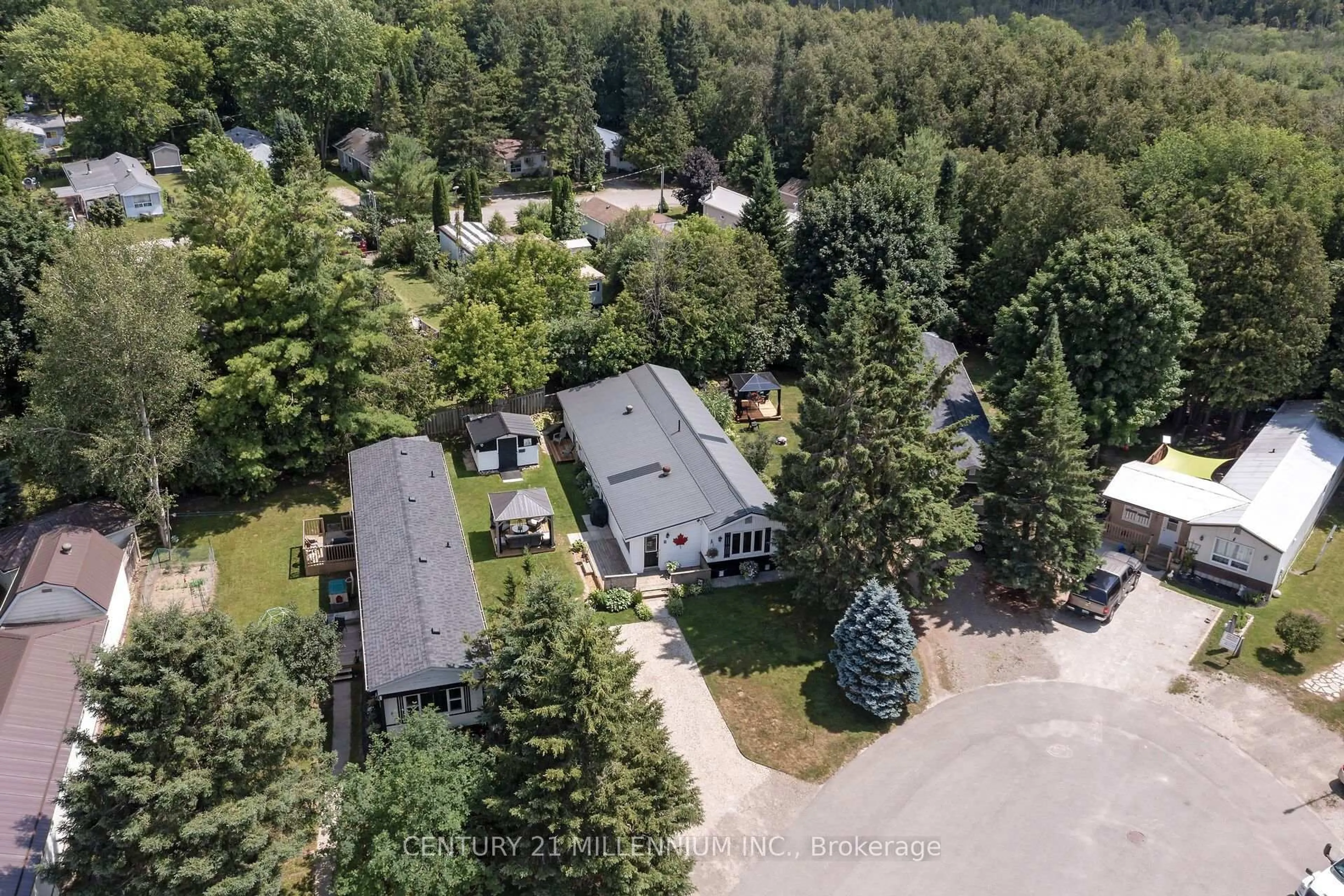 A pic from outside/outdoor area/front of a property/back of a property/a pic from drone, unknown for 7 Laurel Lane, Erin Ontario N0B 1T0