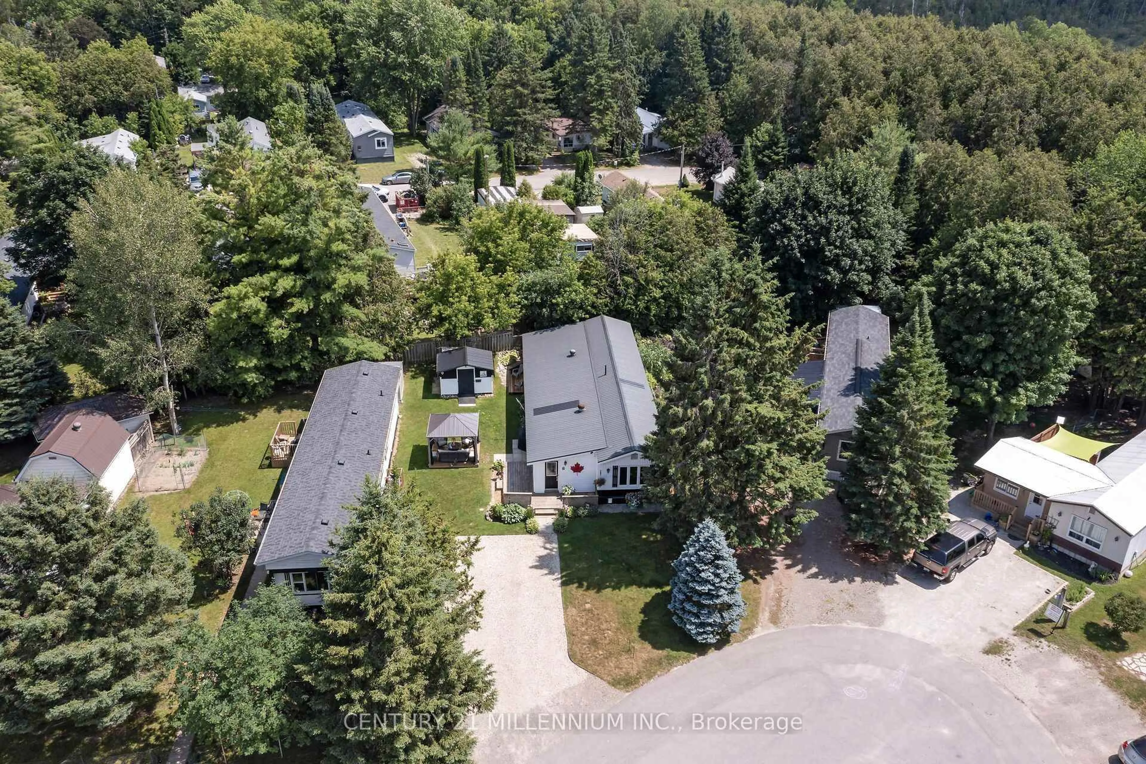 A pic from outside/outdoor area/front of a property/back of a property/a pic from drone, unknown for 7 Laurel Lane, Erin Ontario N0B 1T0