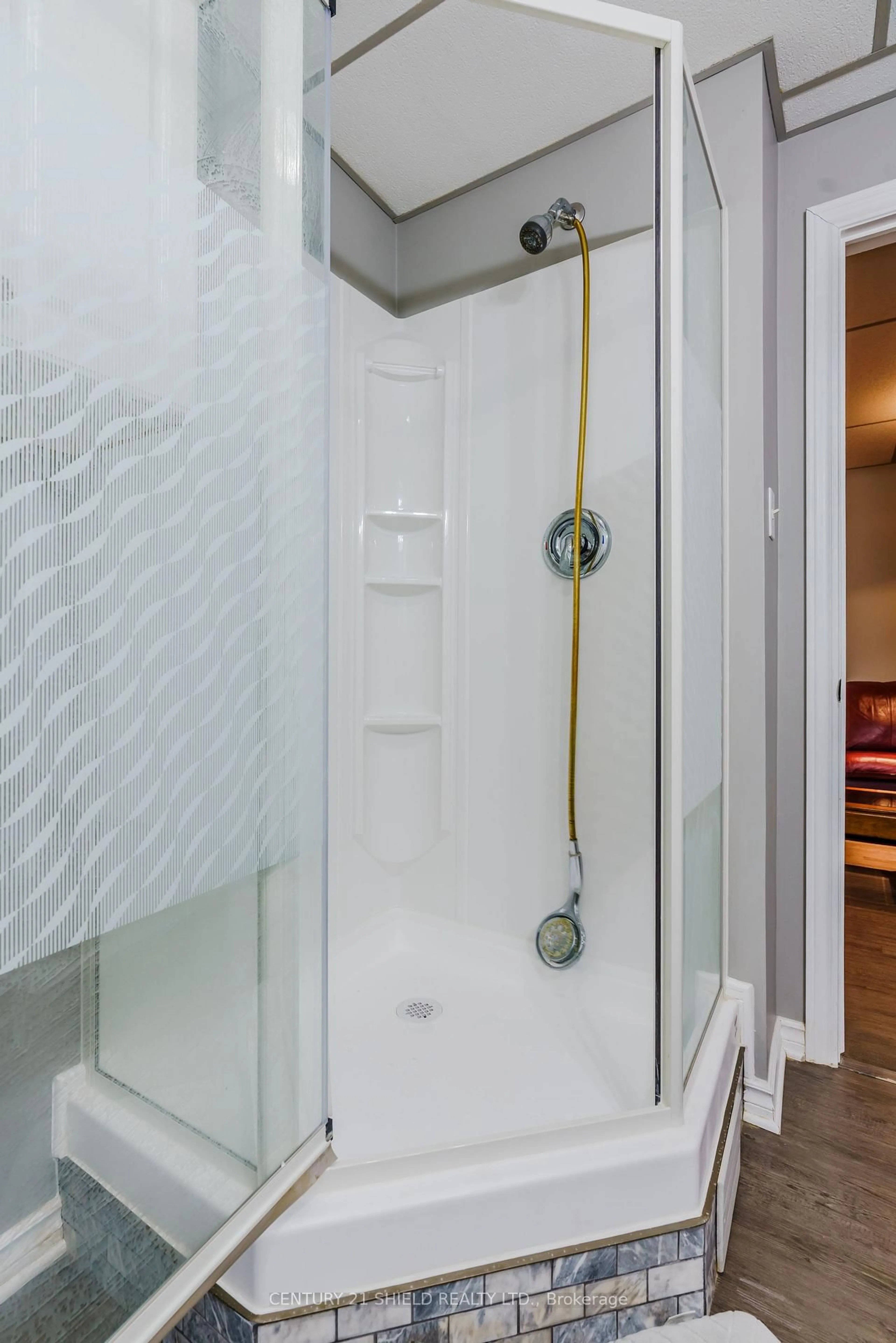 Contemporary bathroom, ceramic/tile floor for 19155 County 43 Rd, North Glengarry Ontario K0C 1A0