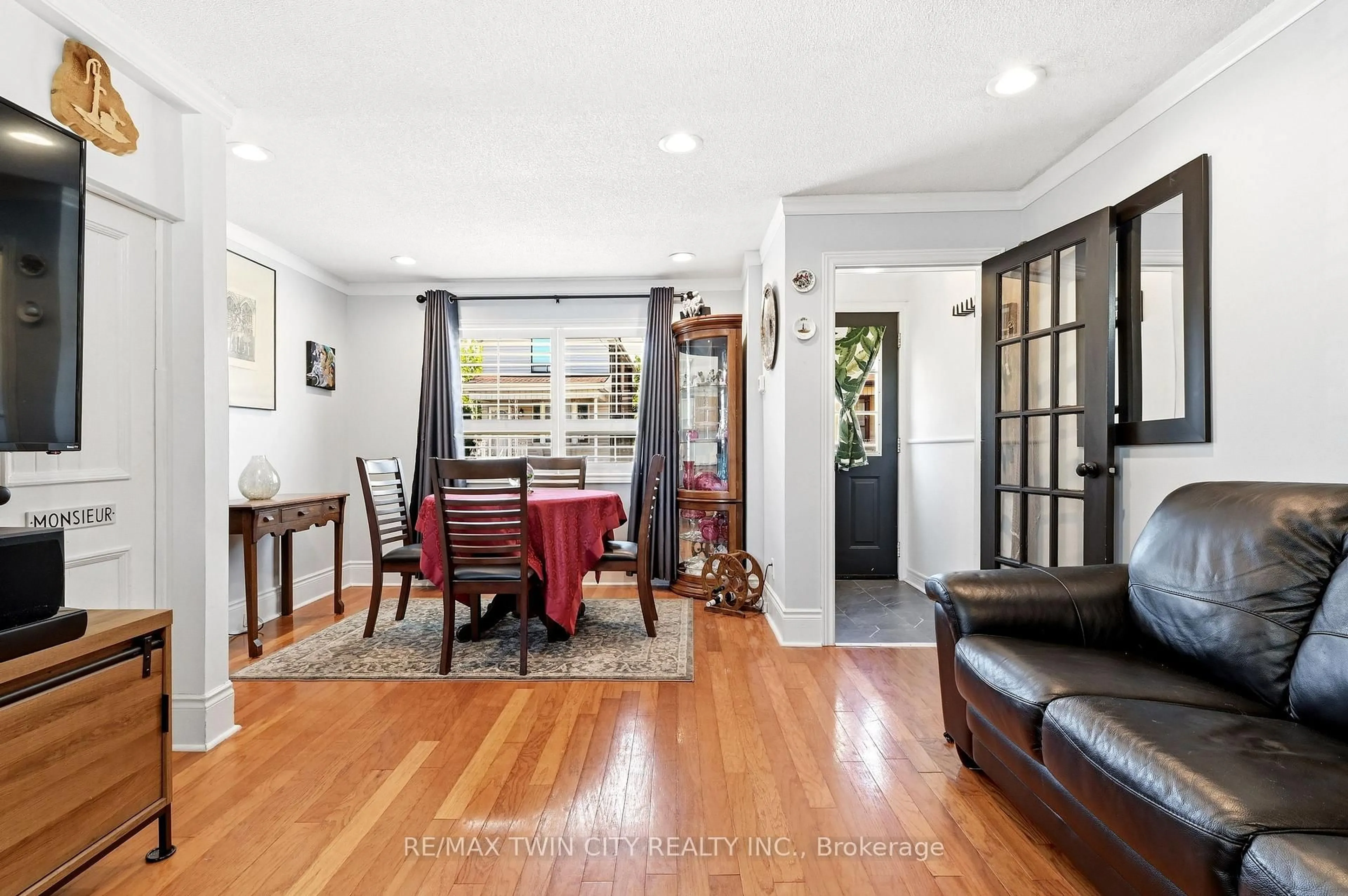Unknown for 23 Britannia Ave, Hamilton Ontario L8H 1W3