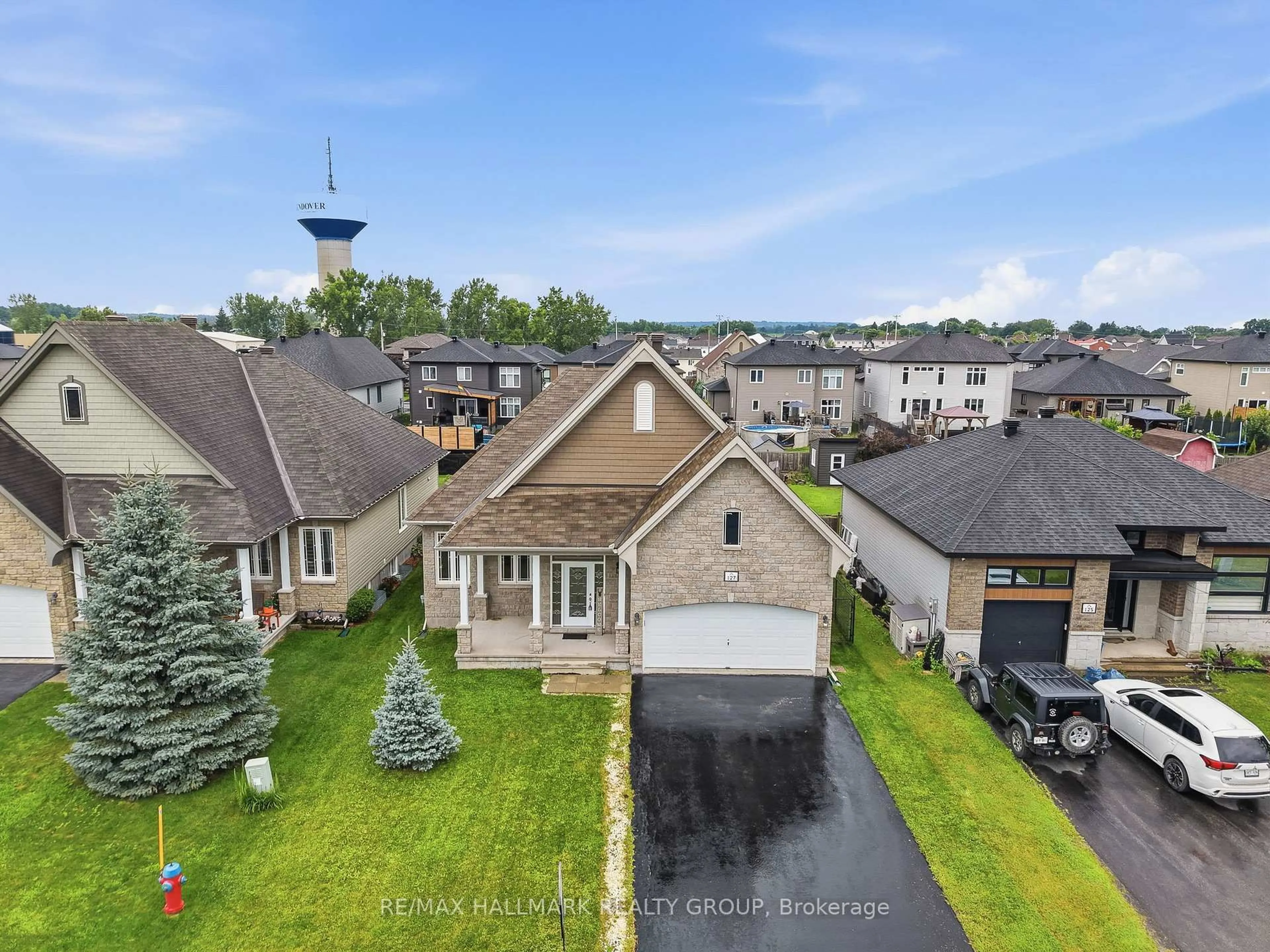 A pic from outside/outdoor area/front of a property/back of a property/a pic from drone, unknown for 127 CASTEL St, Alfred and Plantagenet Ontario K0A 3K0