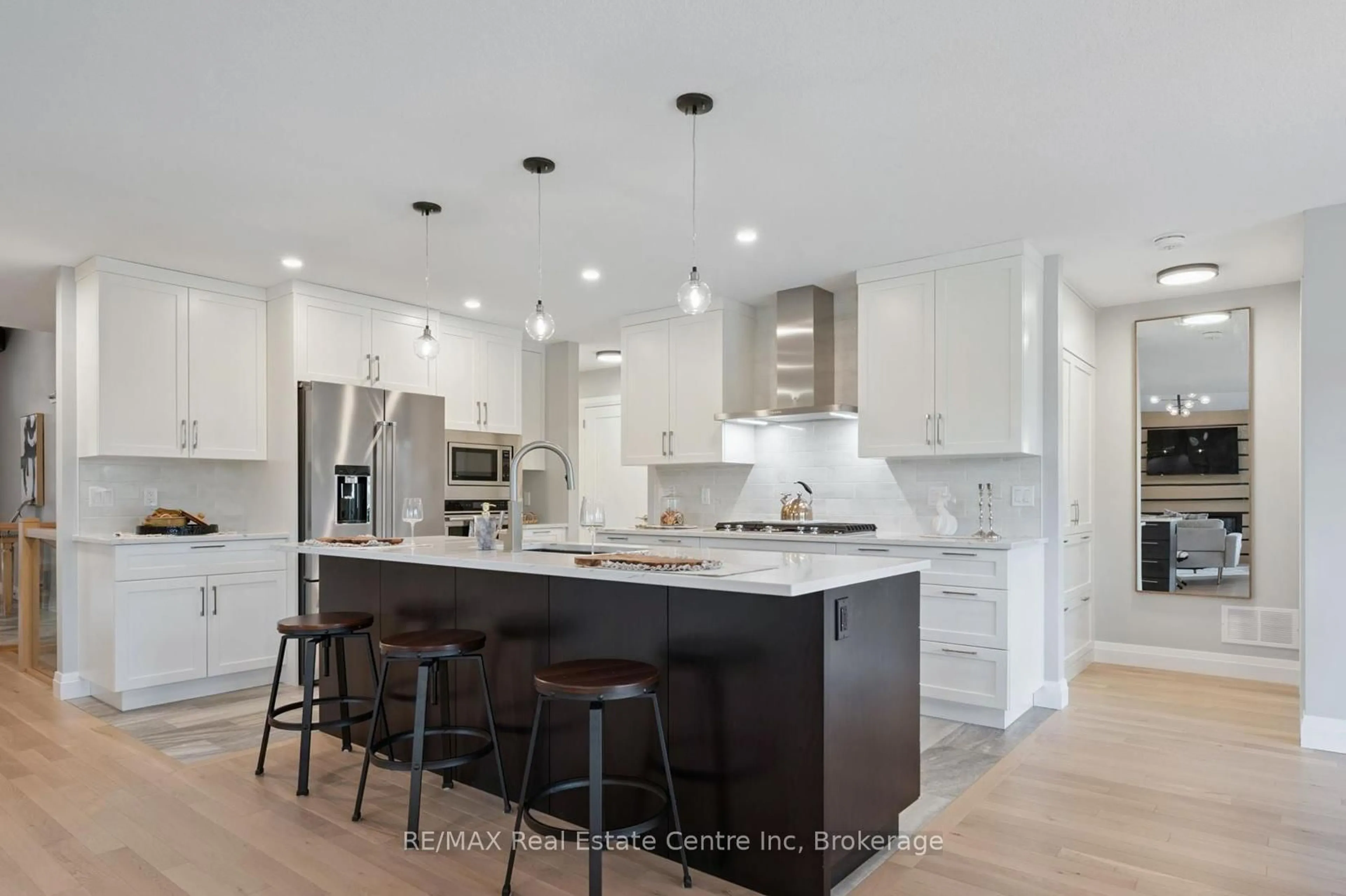 Open concept kitchen, unknown for 33 Waterloo St, Centre Wellington Ontario N0B 1S0