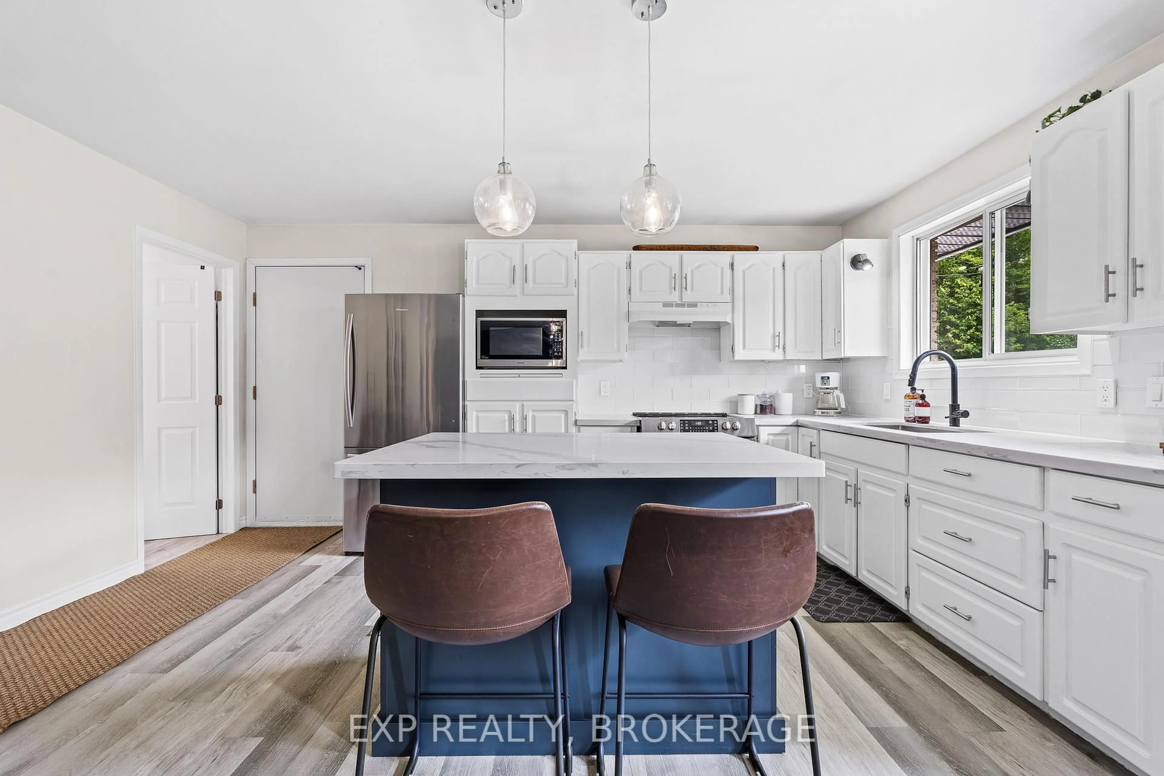 Contemporary kitchen, ceramic/tile floor for 8283 PERTH Rd, Perth Road Ontario K0H 2L0