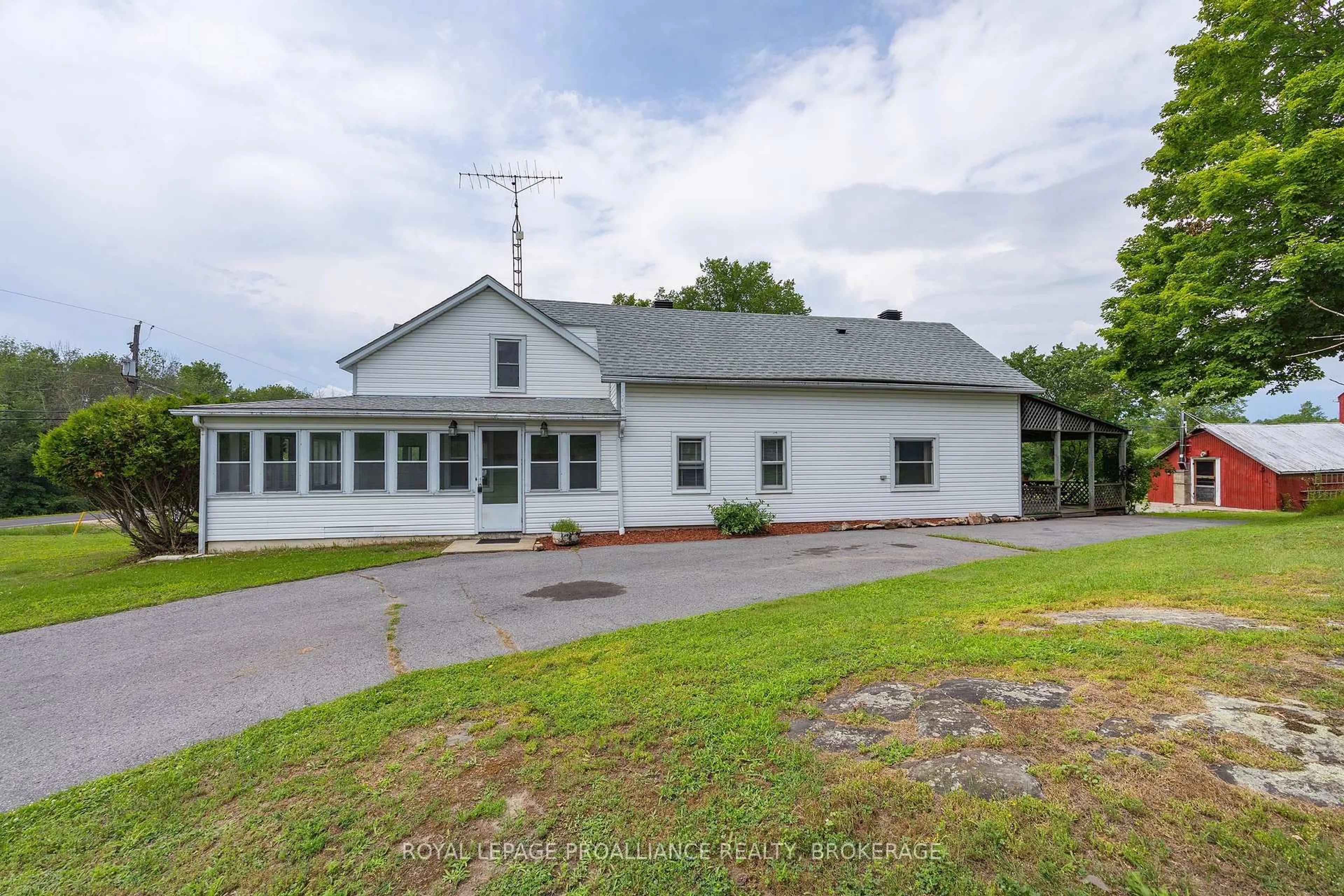 A pic from outside/outdoor area/front of a property/back of a property/a pic from drone, building for 4678 Bellrock Rd, Verona Ontario K0H 2W0