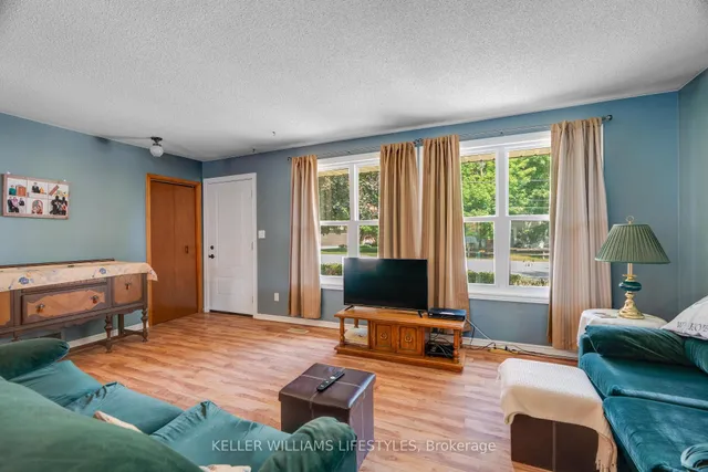 288 Carrie St, Strathroy-Caradoc 3