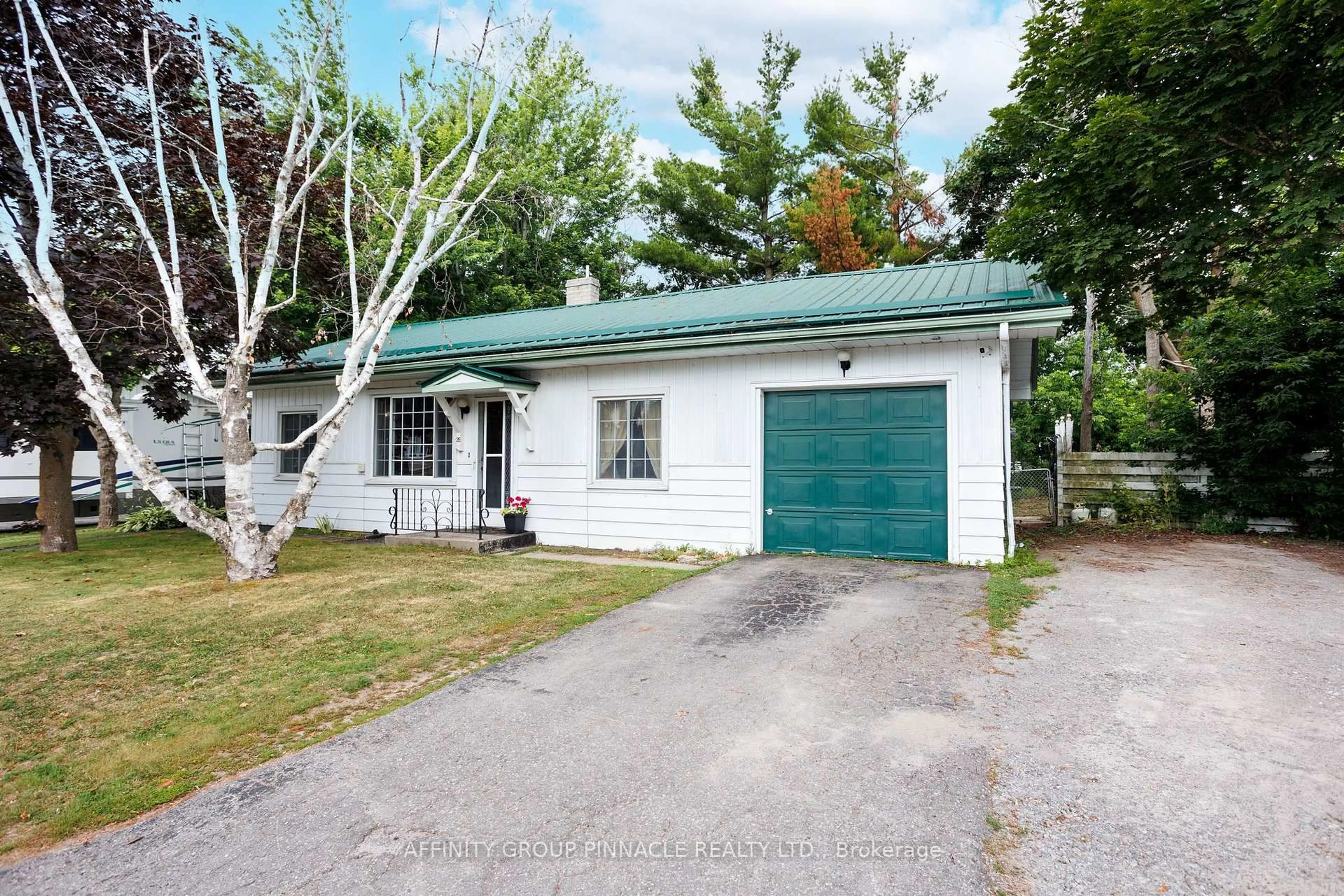 Shed for 35 Clifton St, Kawartha Lakes Ontario K0M 1N0
