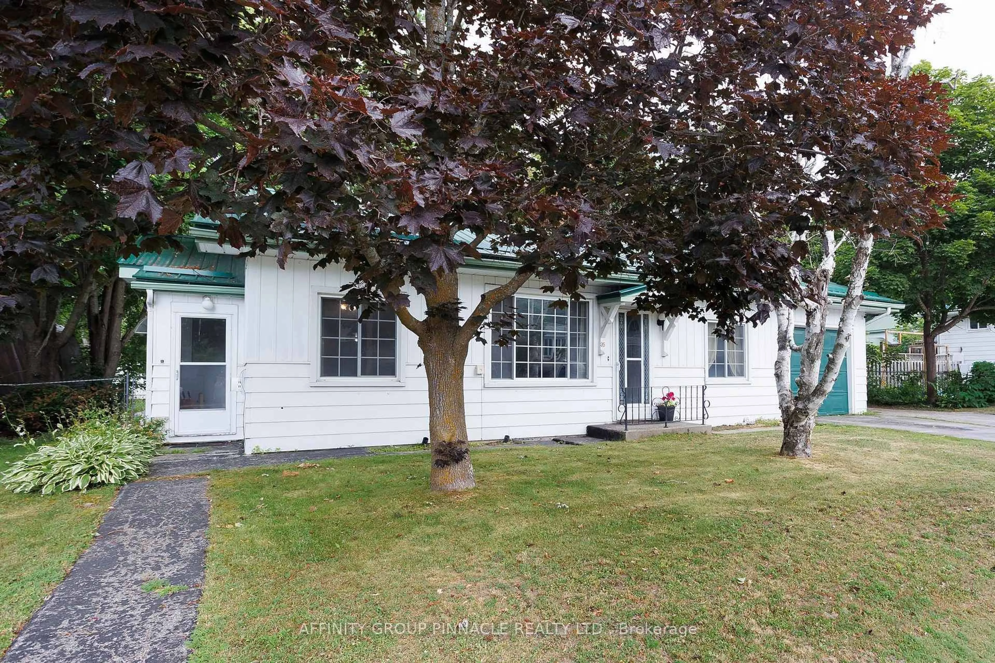 A pic from outside/outdoor area/front of a property/back of a property/a pic from drone, unknown for 35 Clifton St, Kawartha Lakes Ontario K0M 1N0