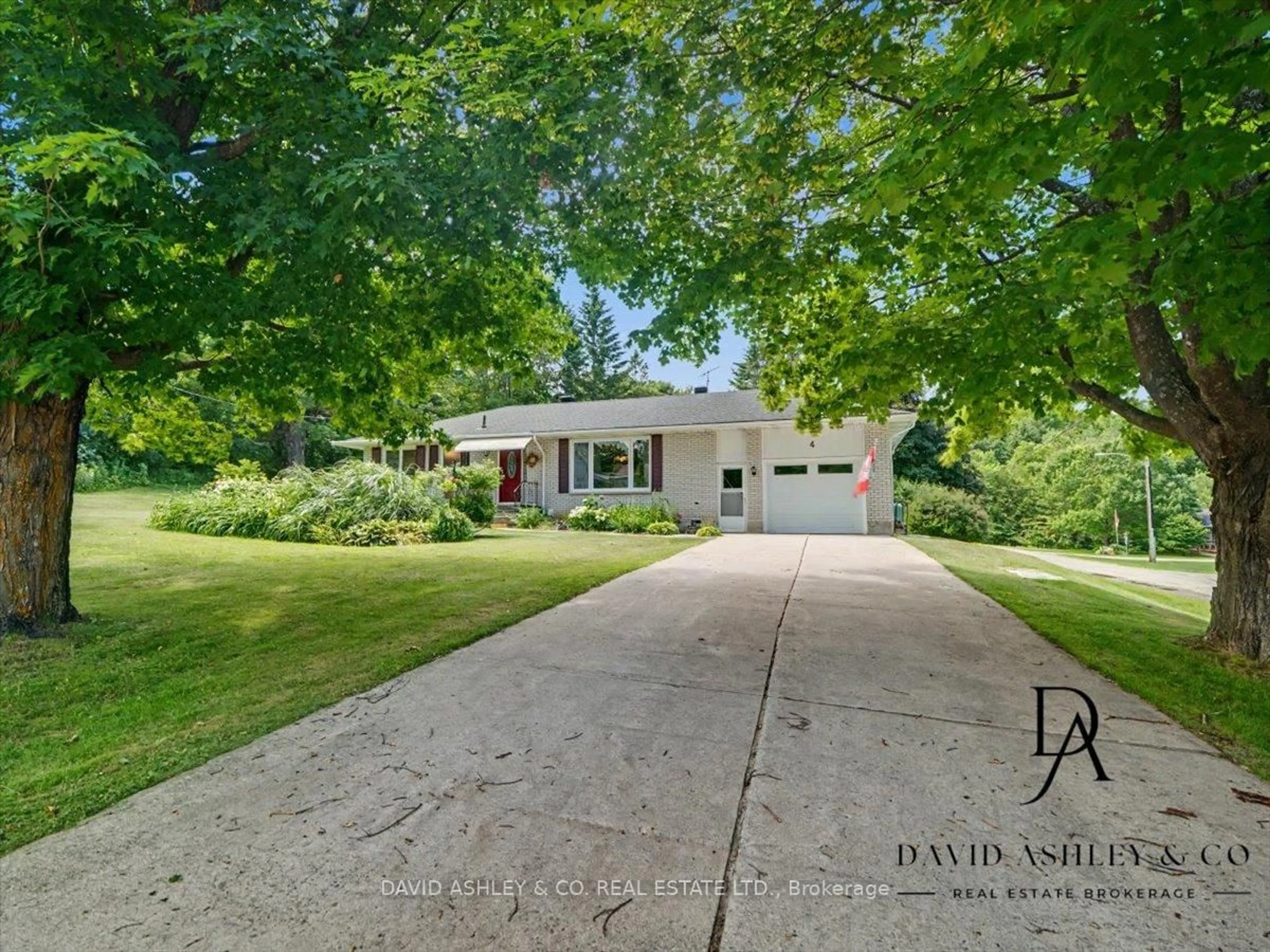 A pic from outside/outdoor area/front of a property/back of a property/a pic from drone, street for 4 Queen St, Rideau Lakes Ontario K0G 1V0