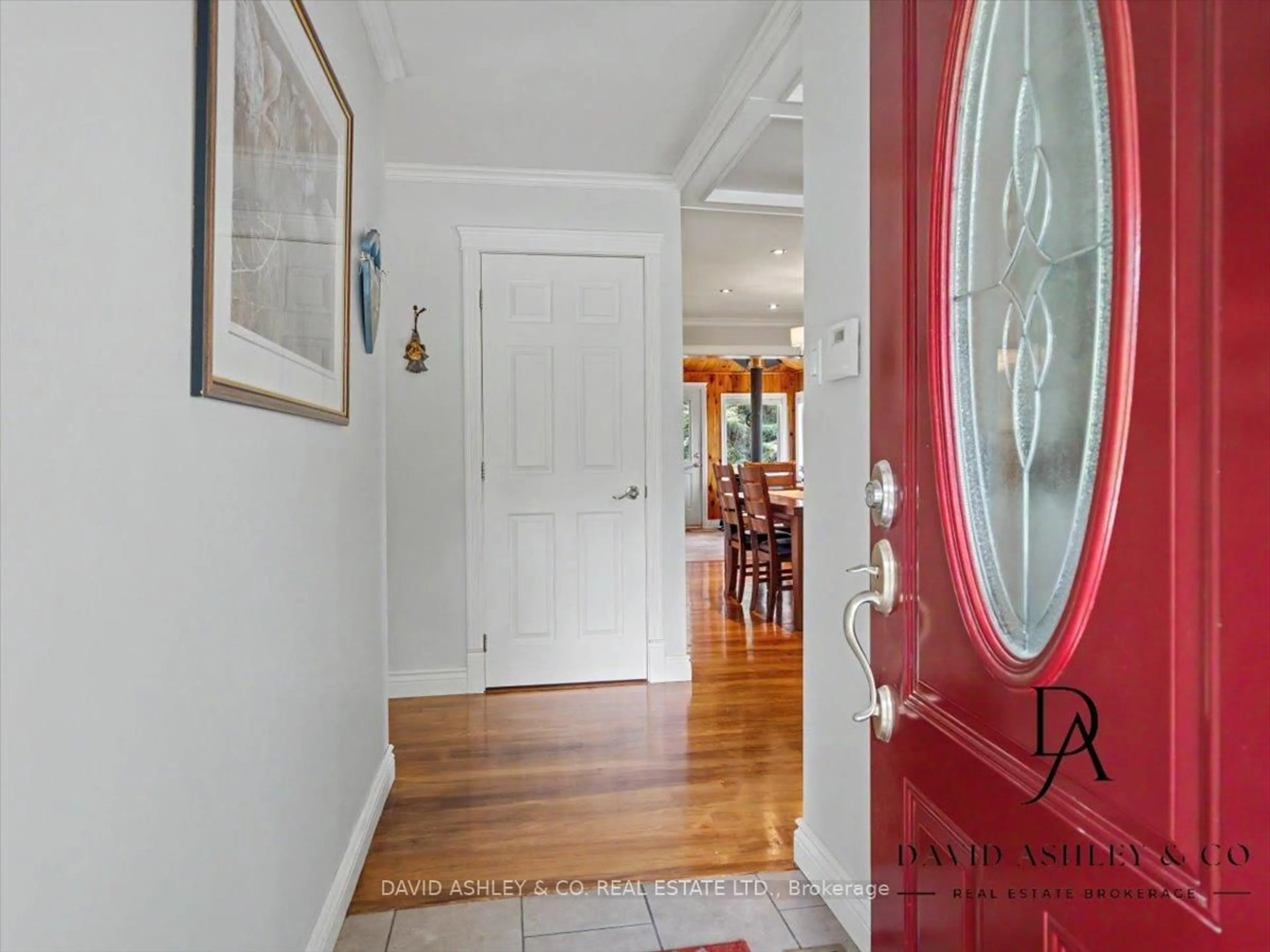 Indoor entryway for 4 Queen St, Rideau Lakes Ontario K0G 1V0