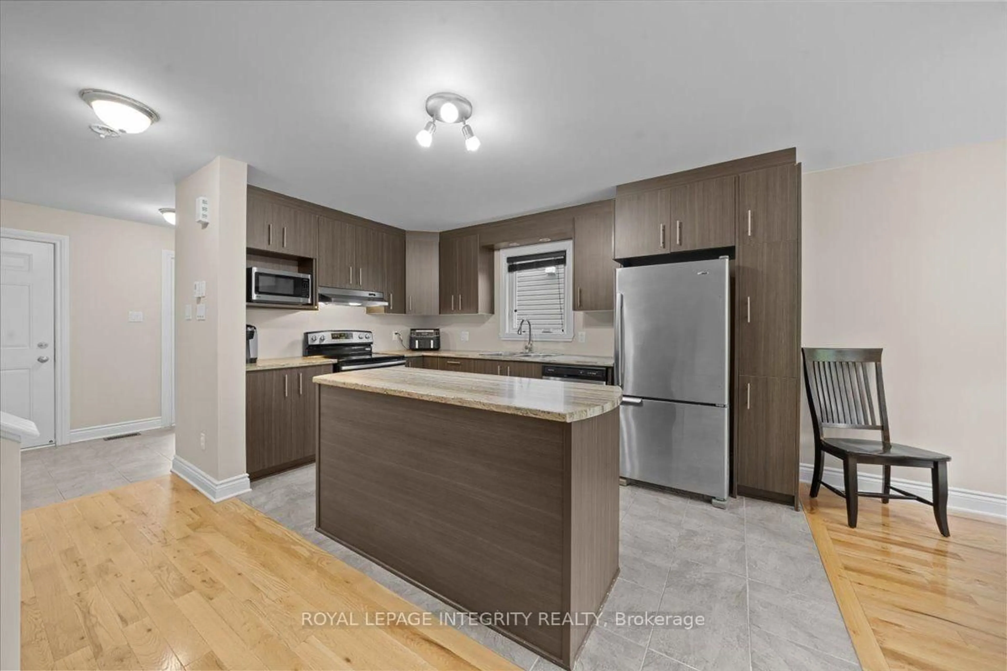Open concept kitchen, unknown for 2345 Marble Cres, Clarence-Rockland Ontario K4K 0H1