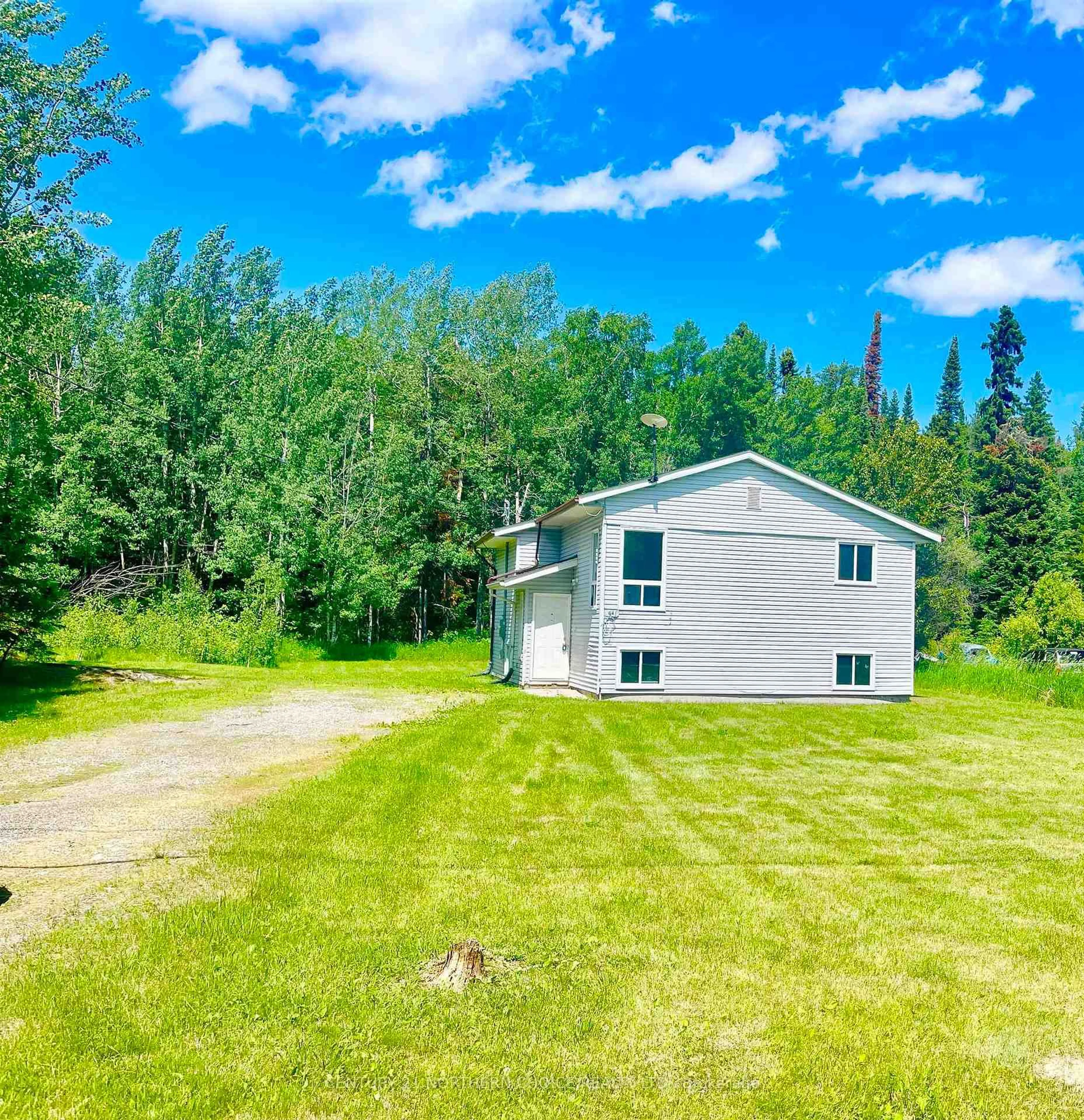 A pic from outside/outdoor area/front of a property/back of a property/a pic from drone, building for 64 Wellington Rd, Kenora Remote Area Ontario P0V 2W0