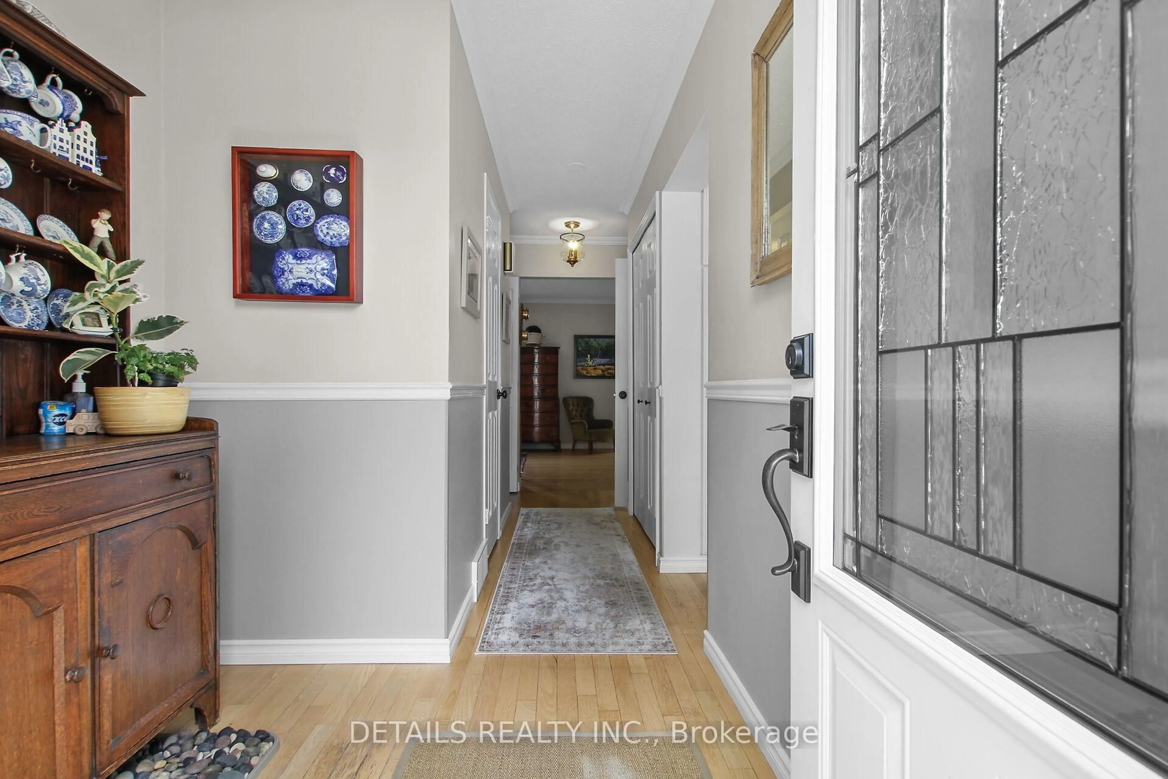 Indoor entryway for 41 Rickey Pl, Kanata Ontario K2L 2H4