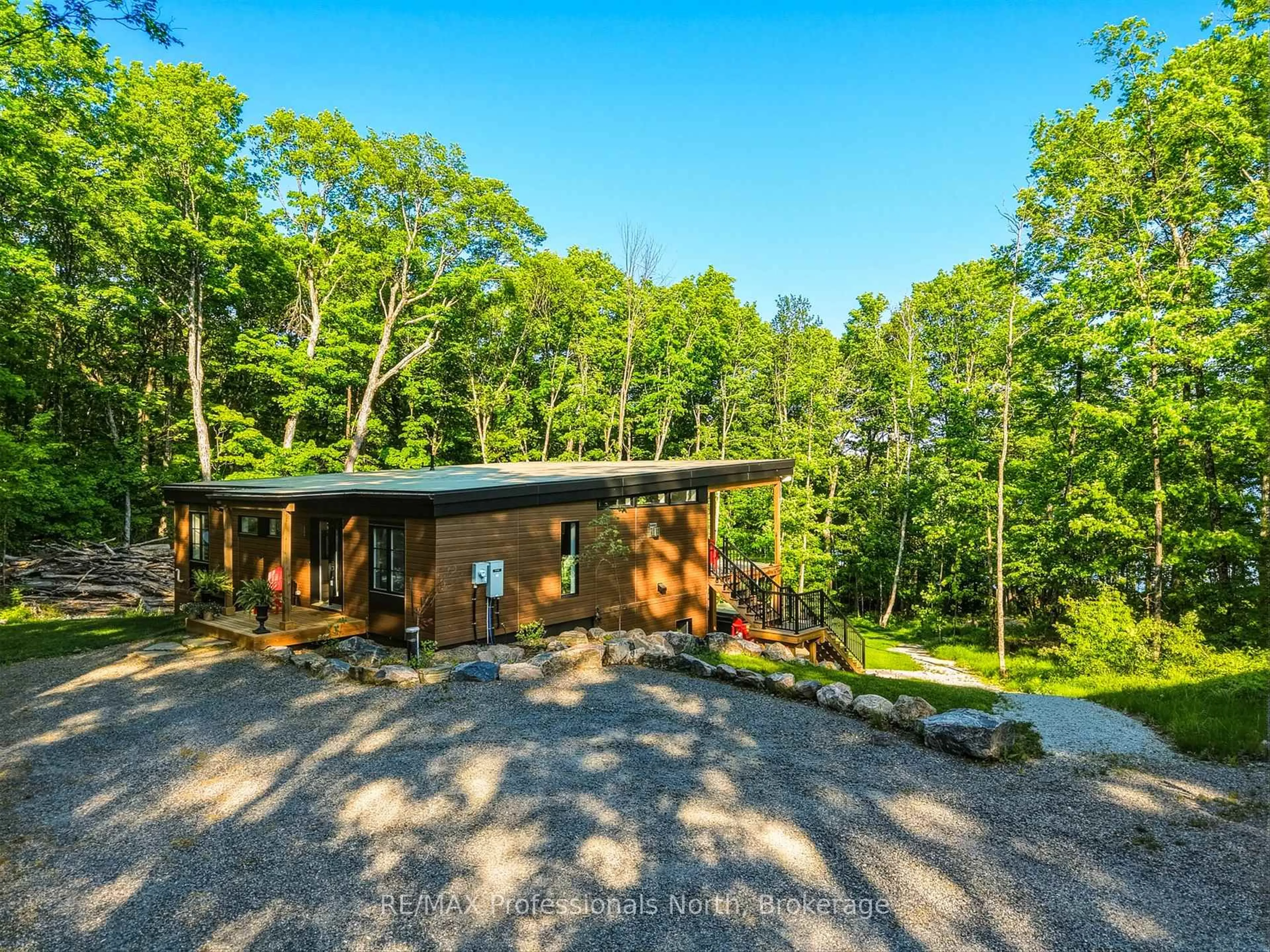 Unknown for 1011 Old Cottage Rd, Bracebridge Ontario P1L 1X3