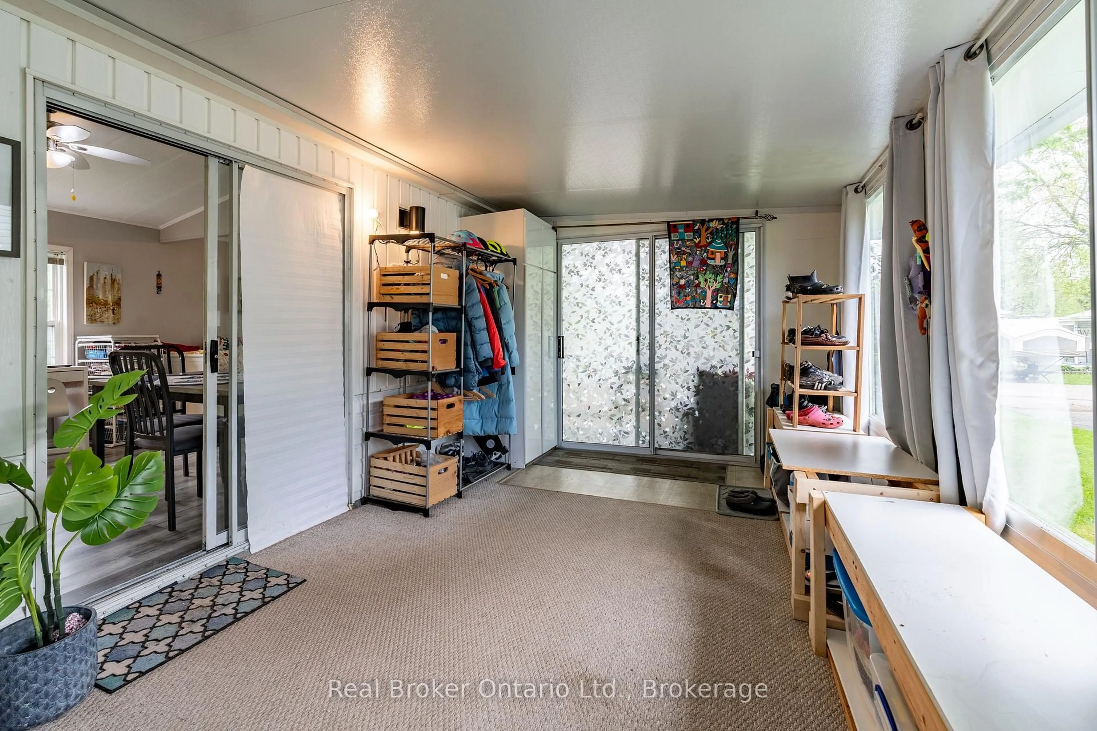 Storage room or clothes room or walk-in closet for 580 Beaver Creek Rd #236, Waterloo Ontario N2J 3Z4